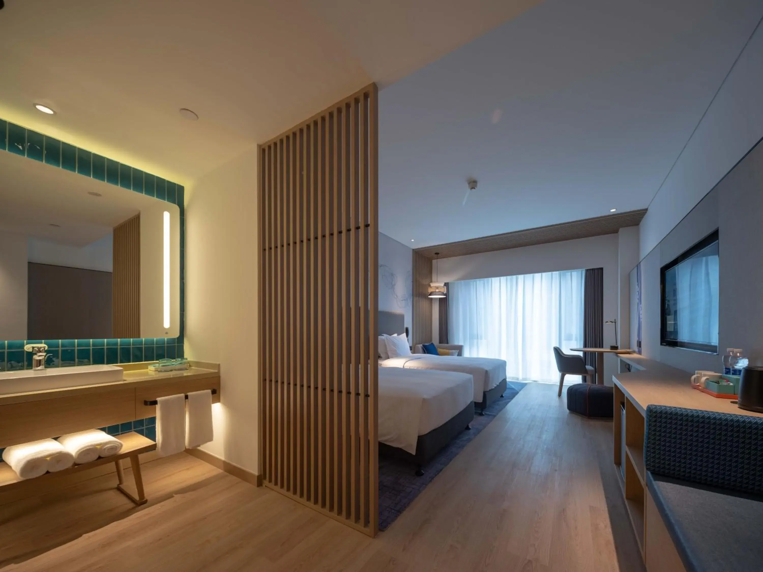 Standard Twin Room with Balcony in Holiday Inn Express Tengchong Hot-Spring by IHG Standard Twin Room with Balcony in Holiday Inn Express Tengchong Hot-Spring by IHG
