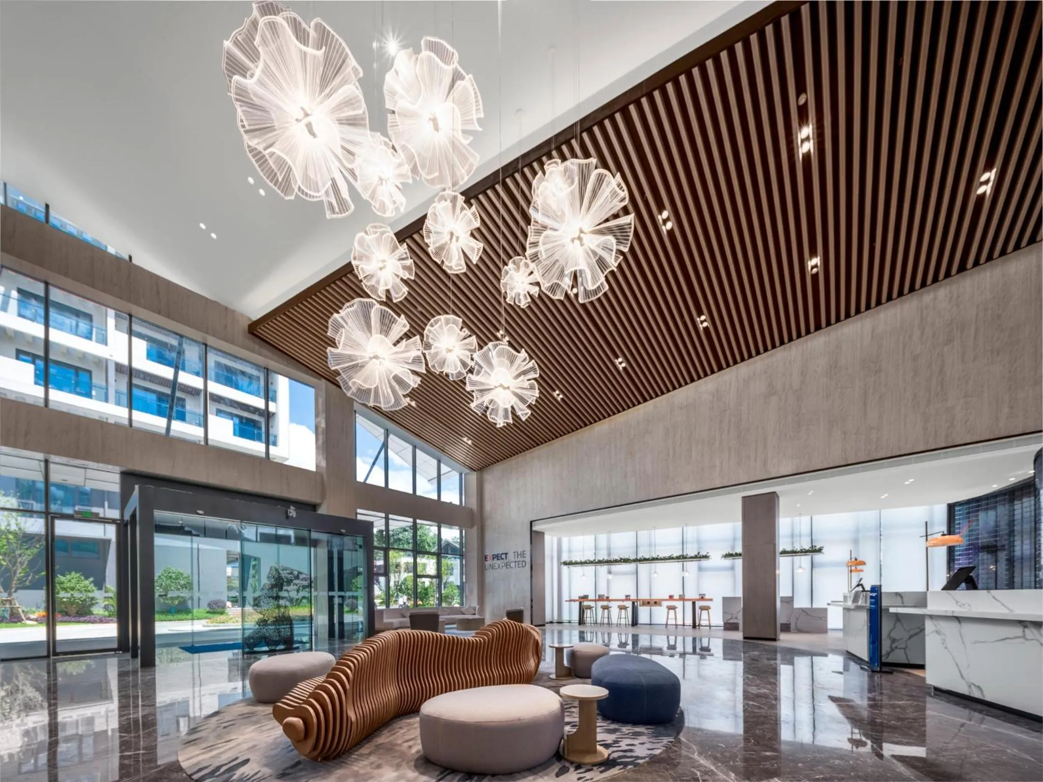 Lobby or reception in Holiday Inn Express Tengchong Hot-Spring by IHG