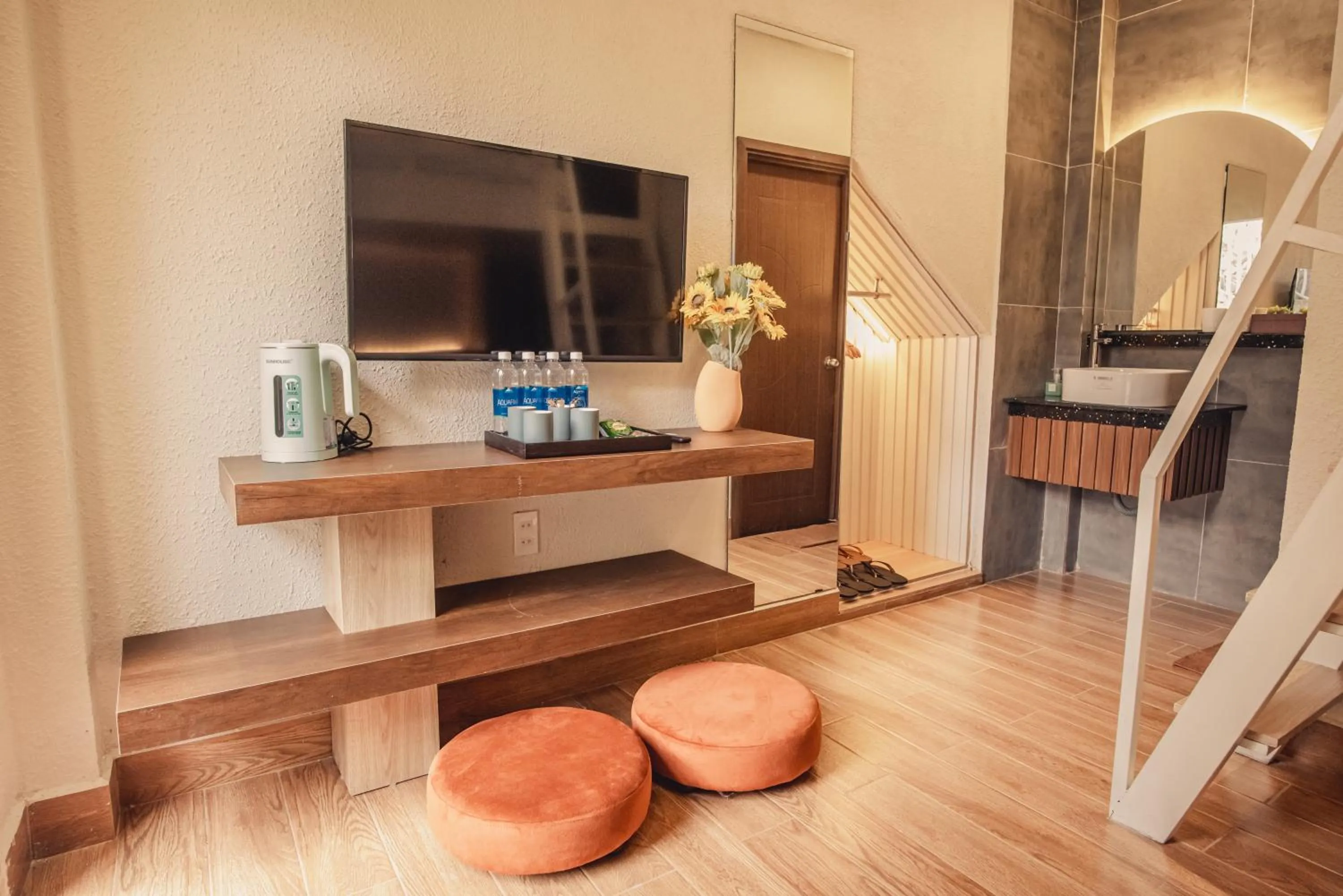 Photo of the whole room in Villa Hoa Da