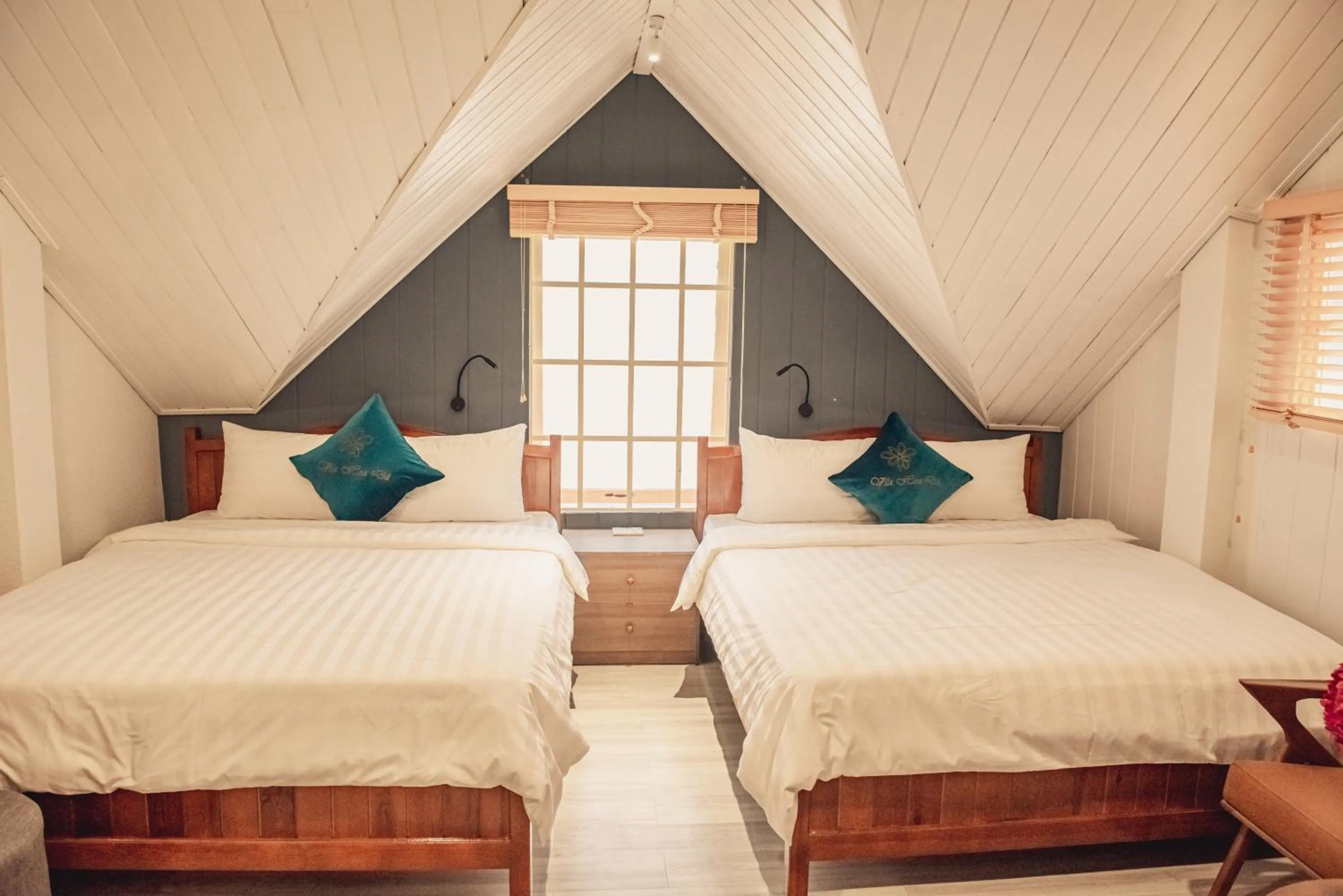 Bedroom, Bed in Villa Hoa Da