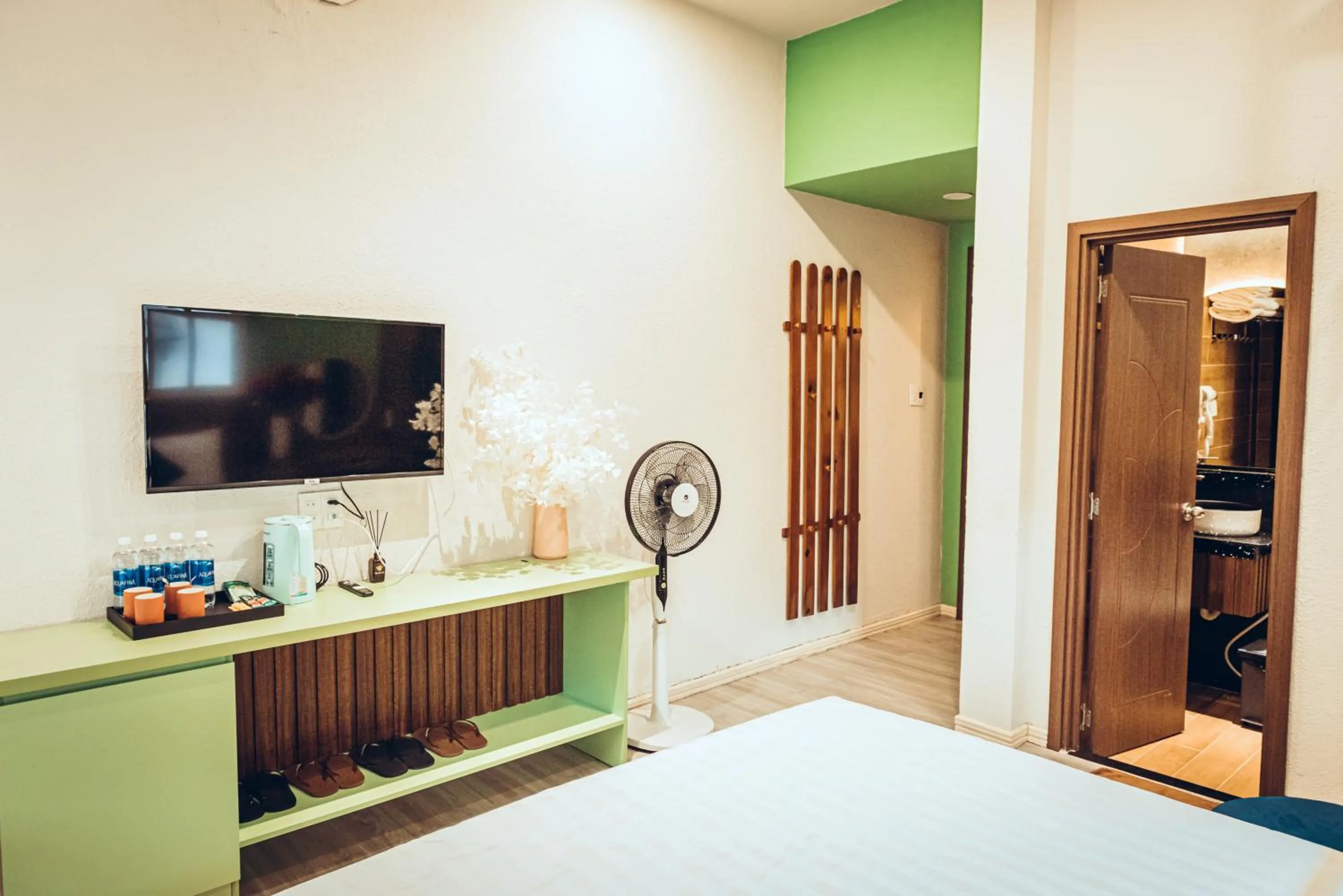 TV and multimedia, Bed in Villa Hoa Da