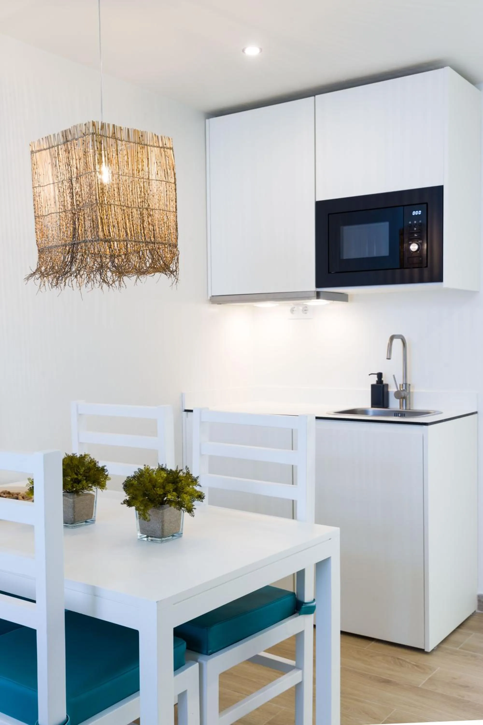 Kitchen or kitchenette in Oasis Tarrafal Alfandega Suites