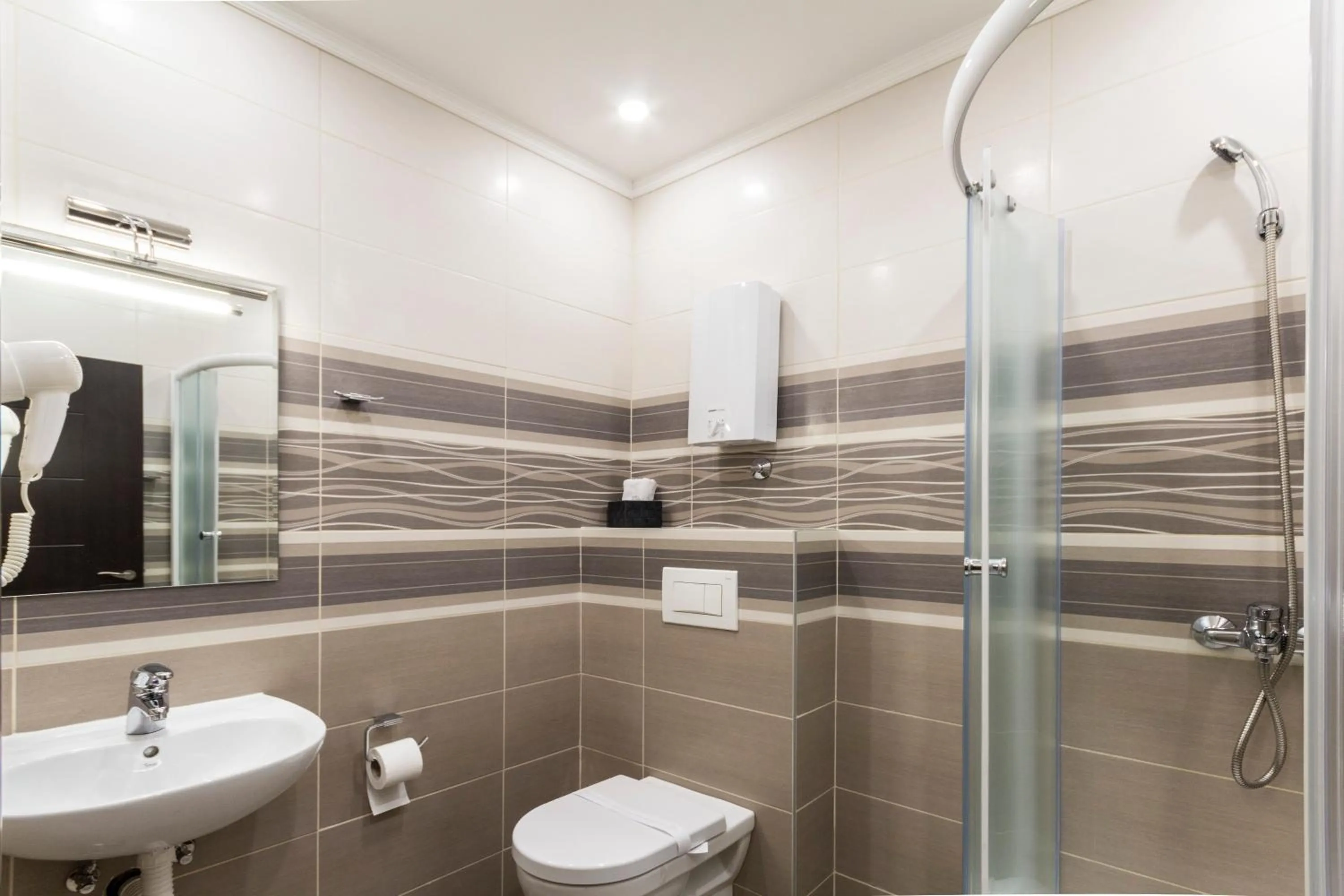 Shower in Madison - Square Sava