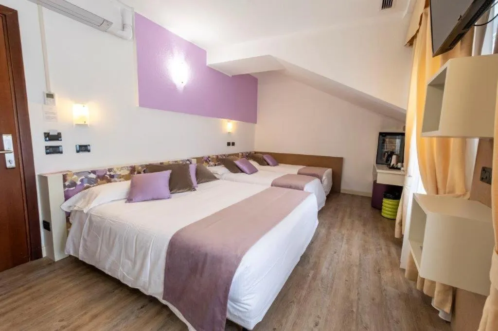 Bed in Hotel Le Palme Lago Maggiore Bike Friendly