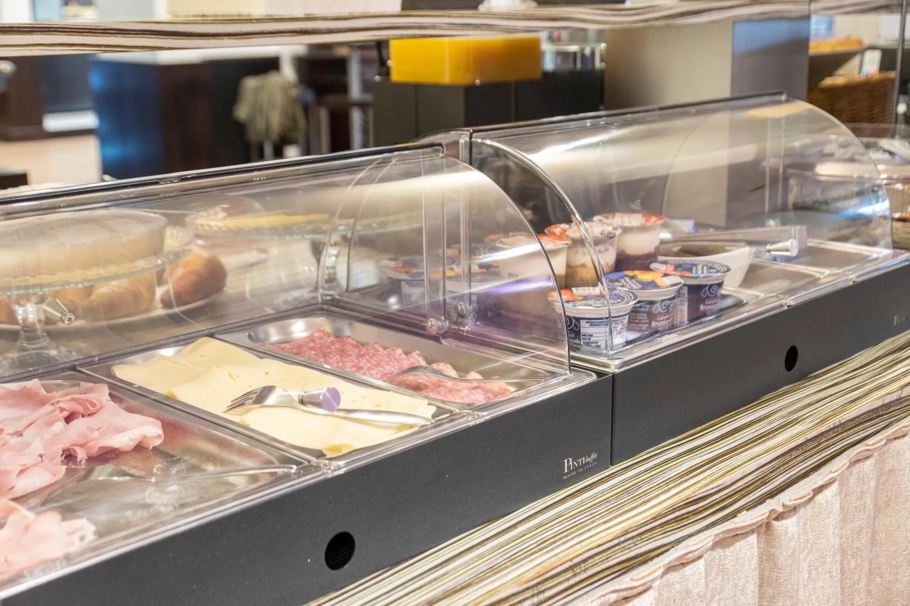 Breakfast in Hotel Le Palme