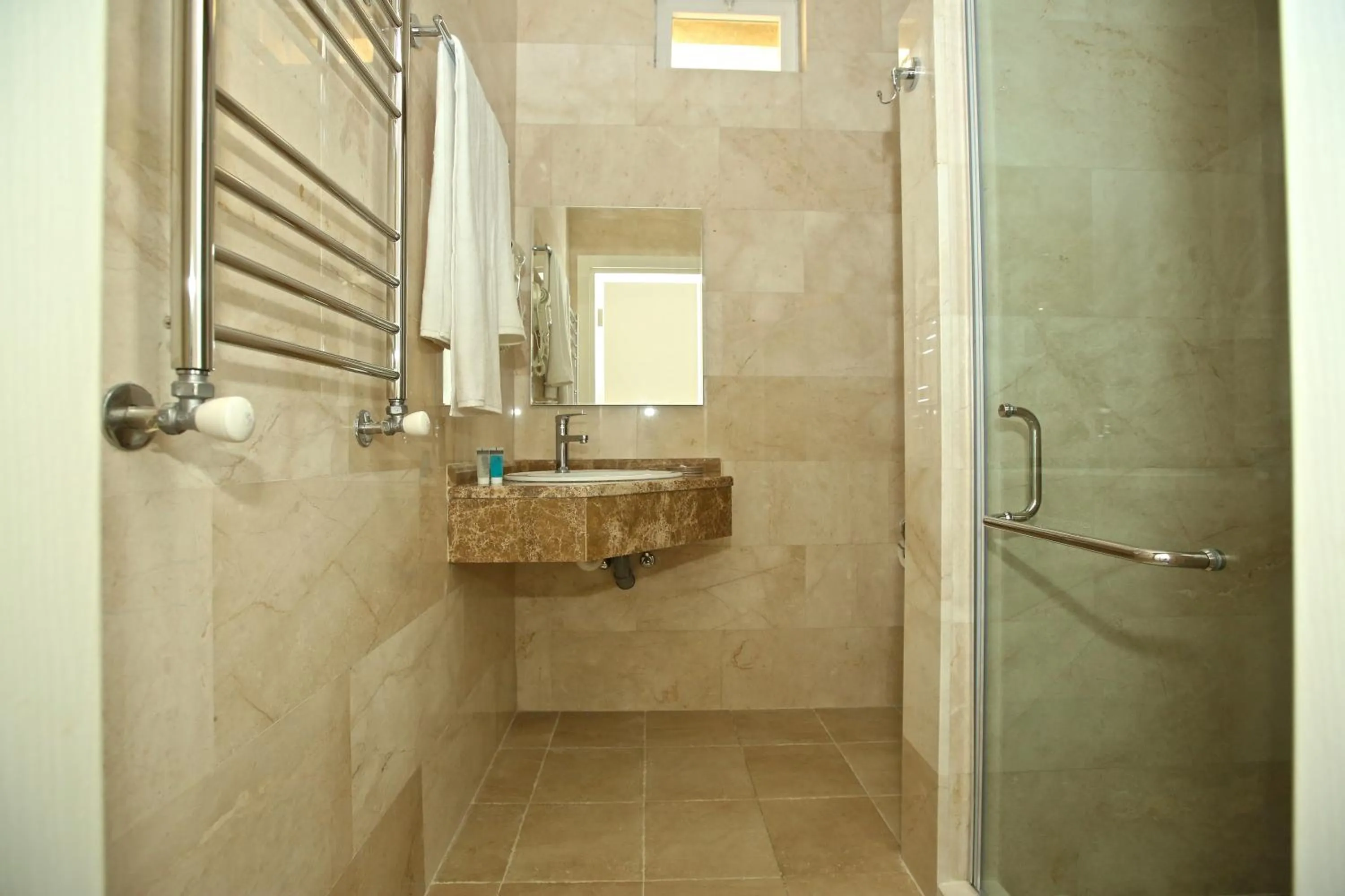 Bathroom in Miraj Hotel