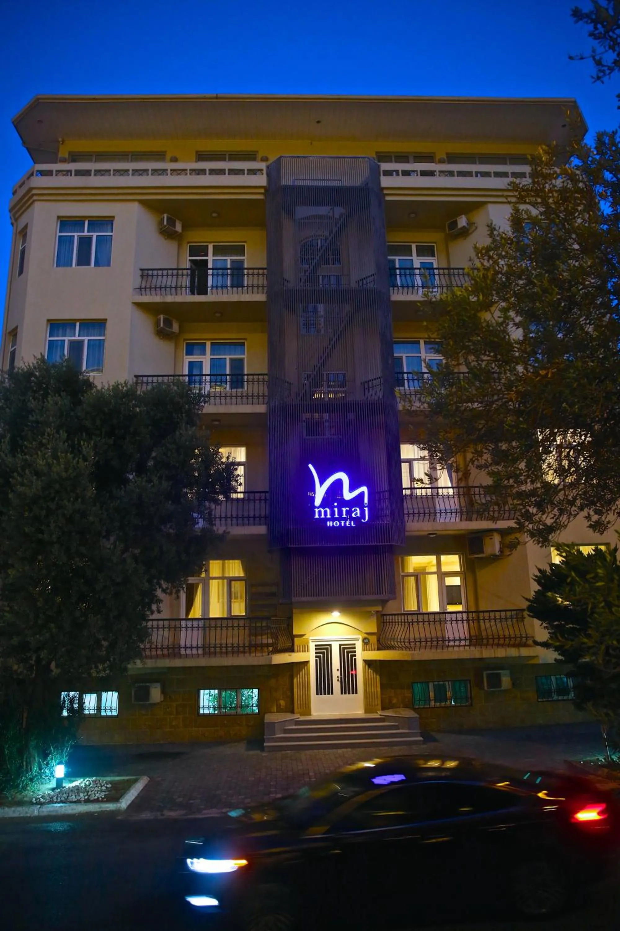 Facade/entrance in Miraj Hotel