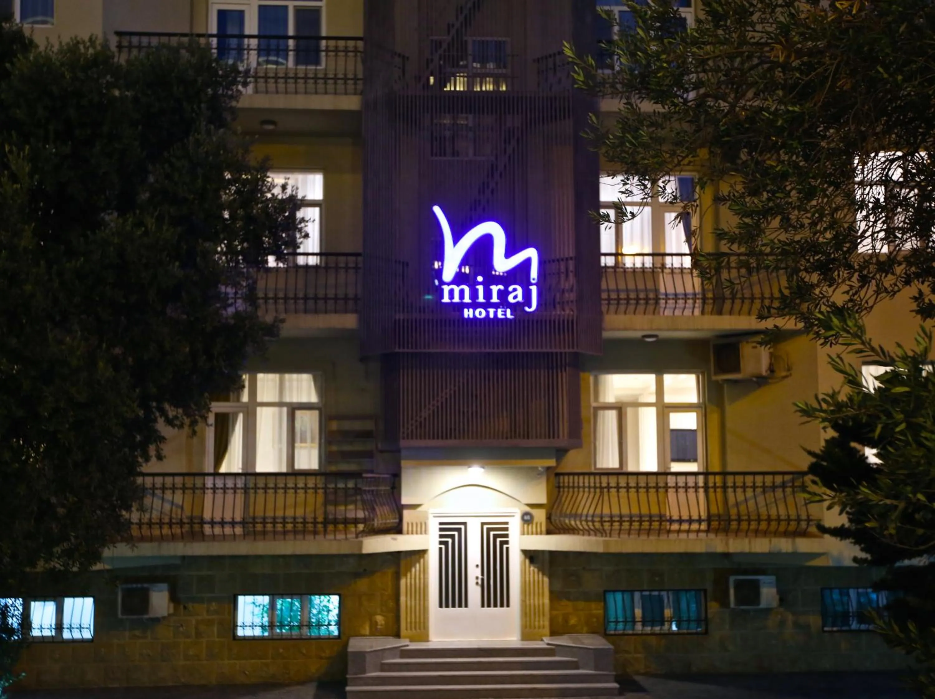 Facade/entrance in Miraj Hotel