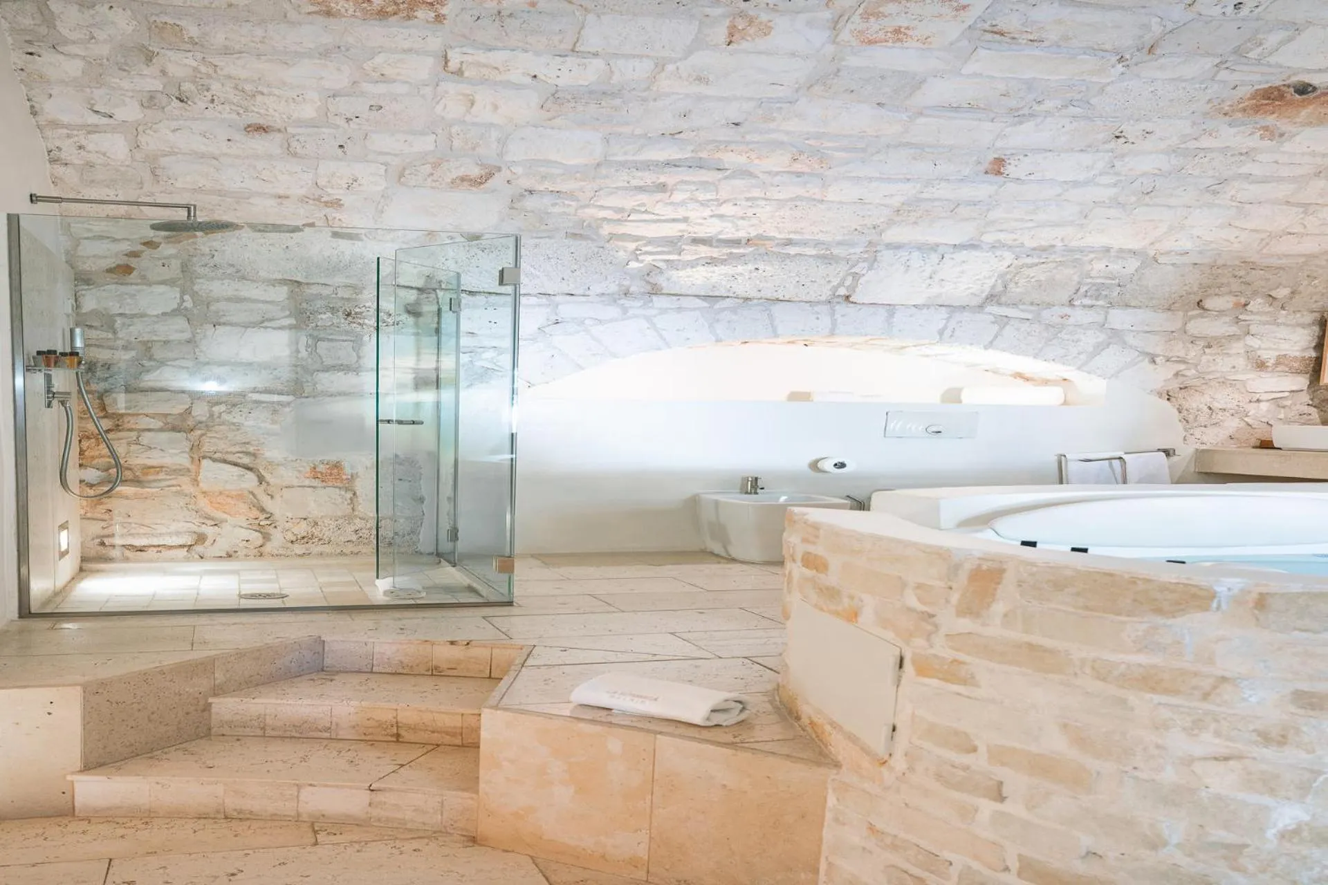 Hot Tub in La Sommità Relais & Chateaux