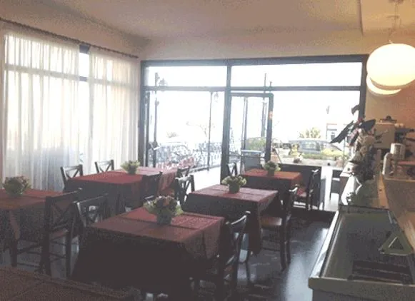 Restaurant/places to eat in Hotel Aquilia