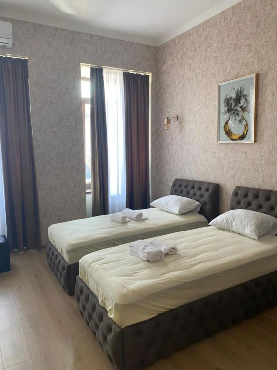 Bed in Hotel Guri