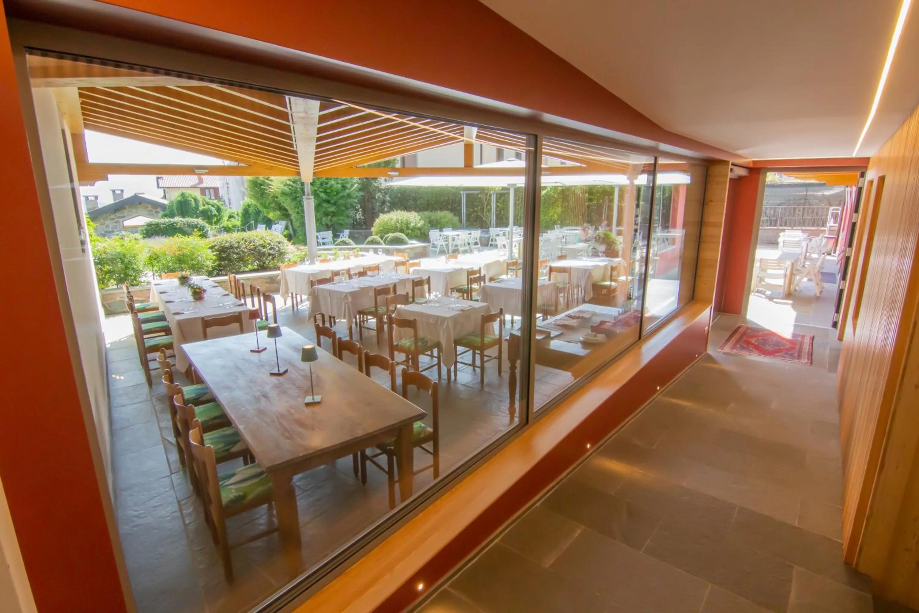 Restaurant/places to eat in Hotel Miralago