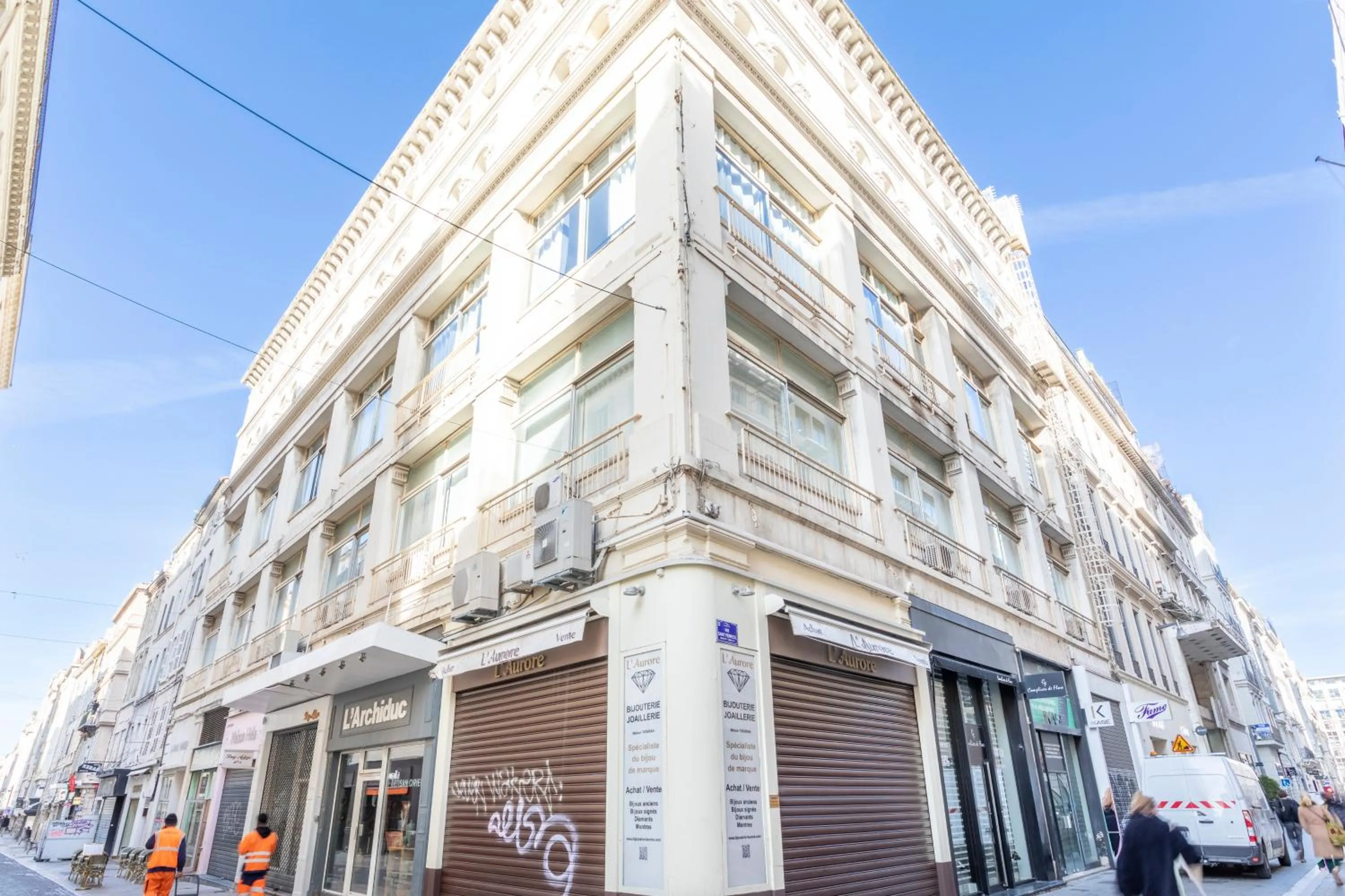 Property building in ADIRA Résid'Marseille Vieux-port 2 étoiles