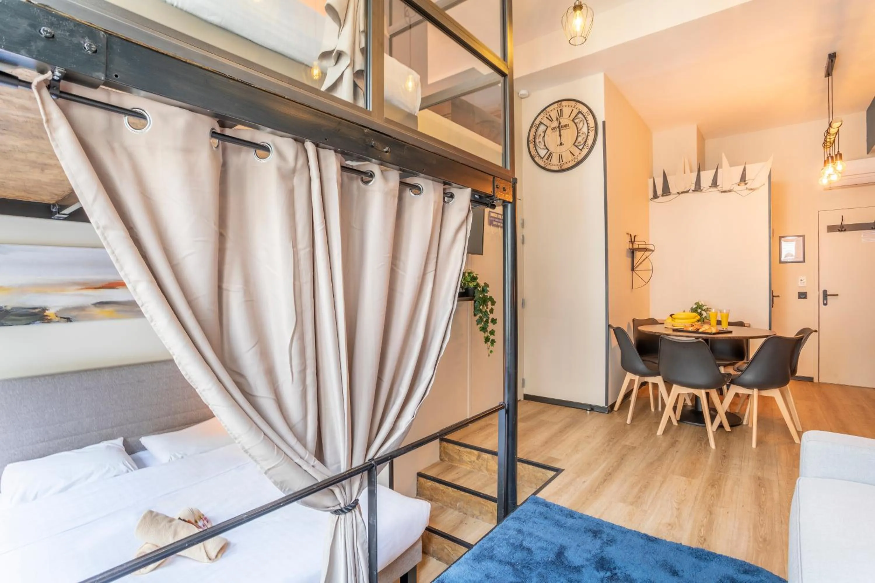 Bed in ADIRA Résid'Marseille Vieux-port 2 étoiles