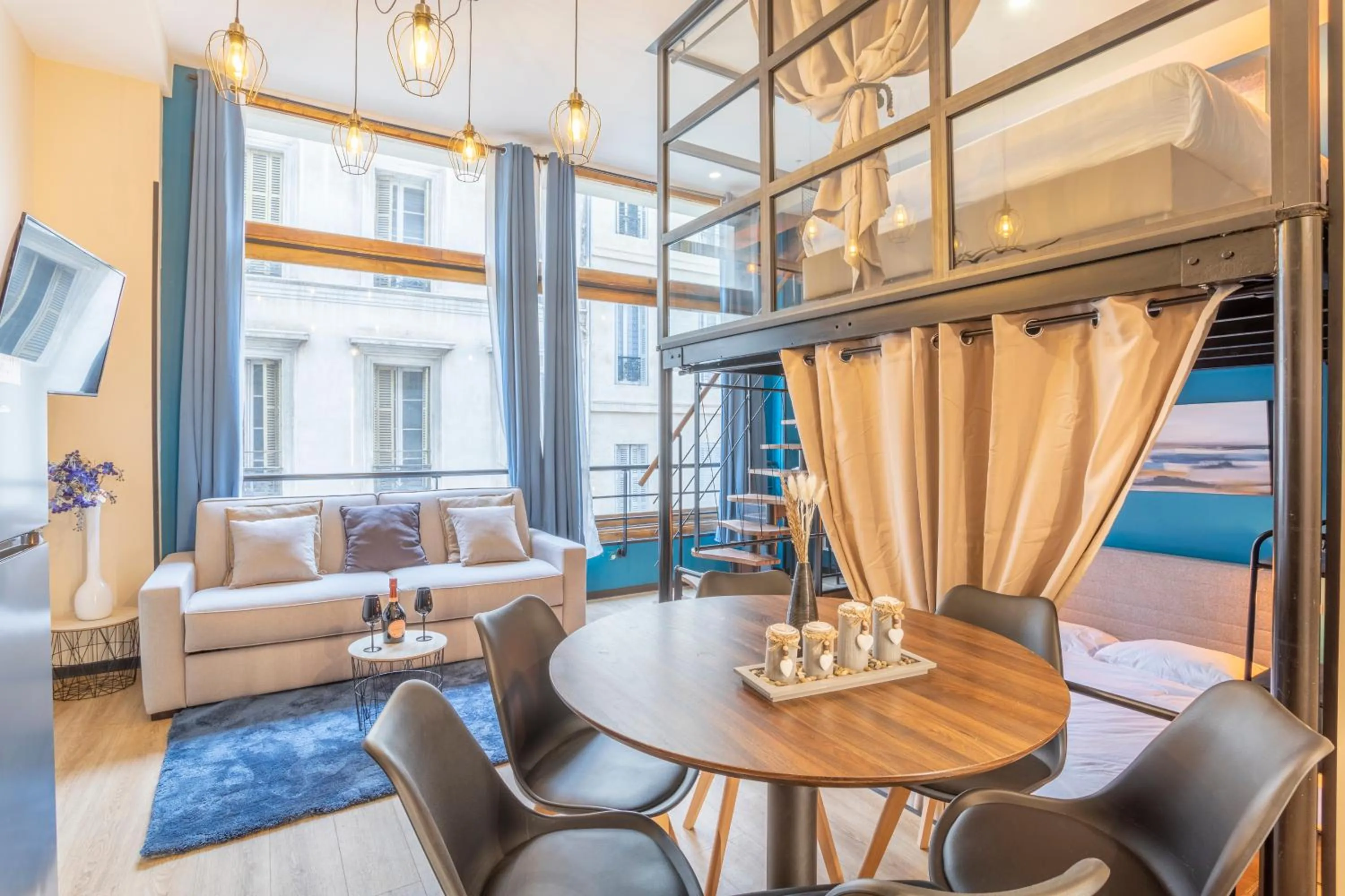 Living room in ADIRA Résid'Marseille Vieux-port 2 étoiles