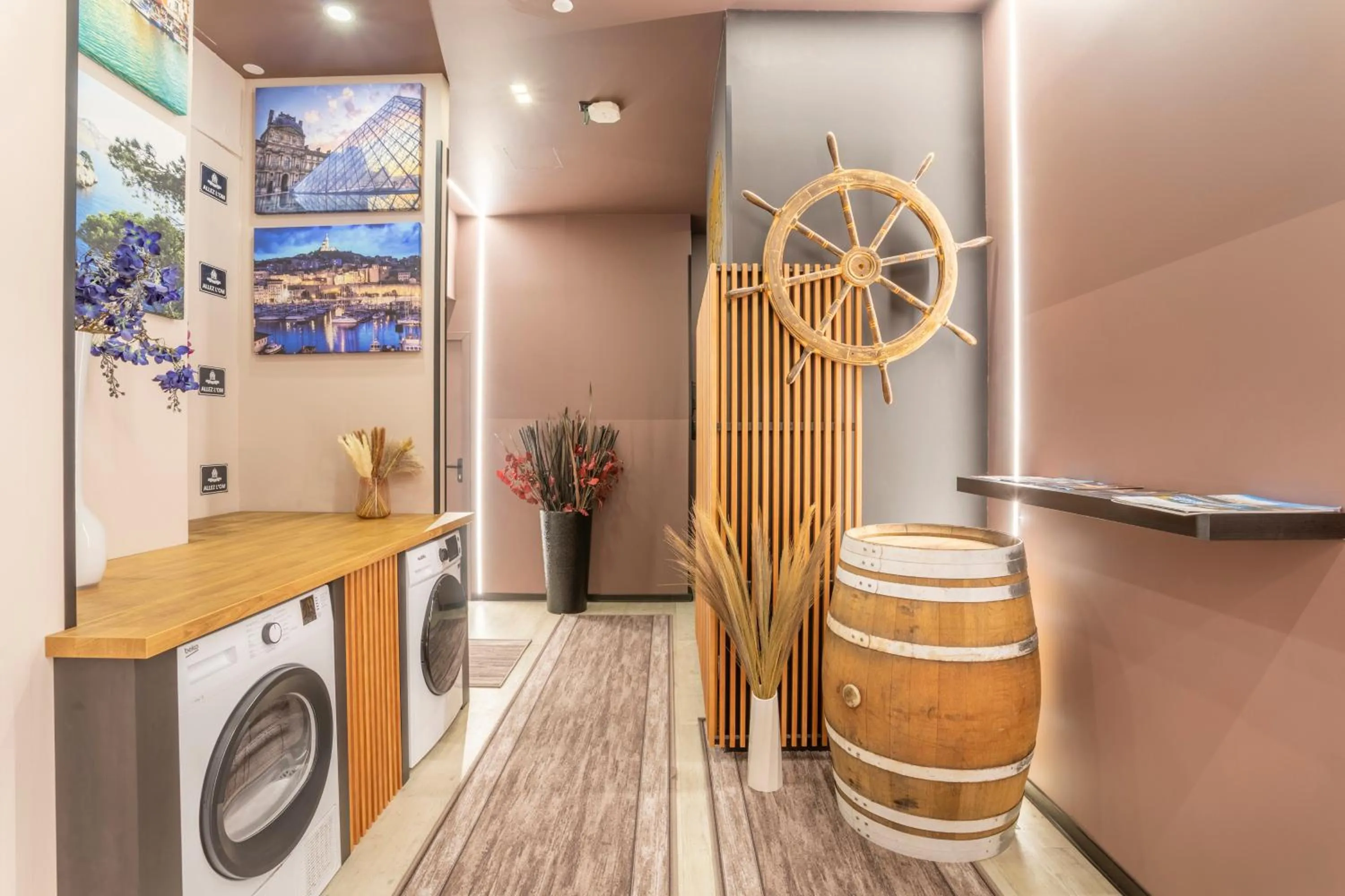washing machine in ADIRA Résid'Marseille Vieux-port 2 étoiles