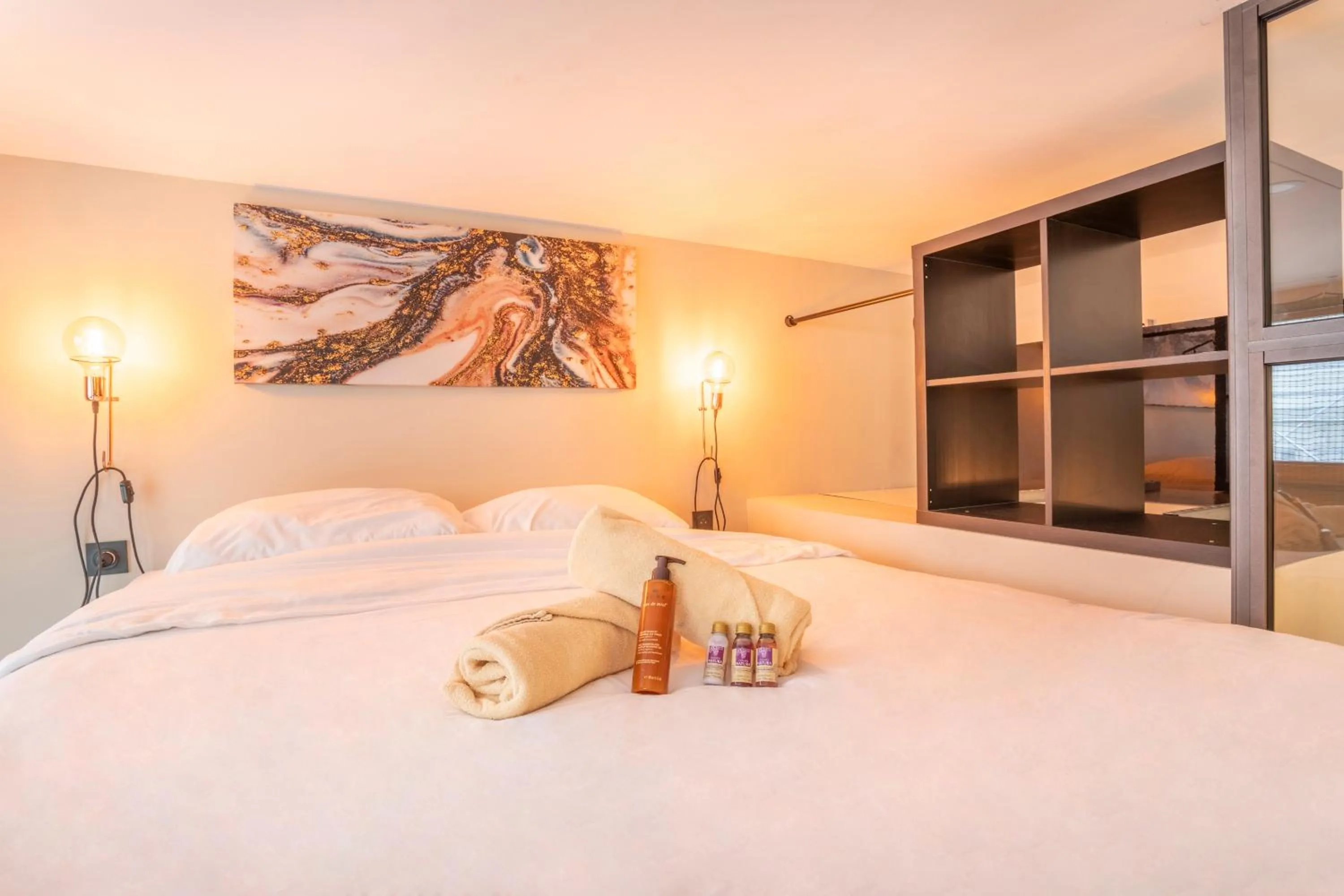 Bed in ADIRA Résid'Marseille Vieux-port 2 étoiles