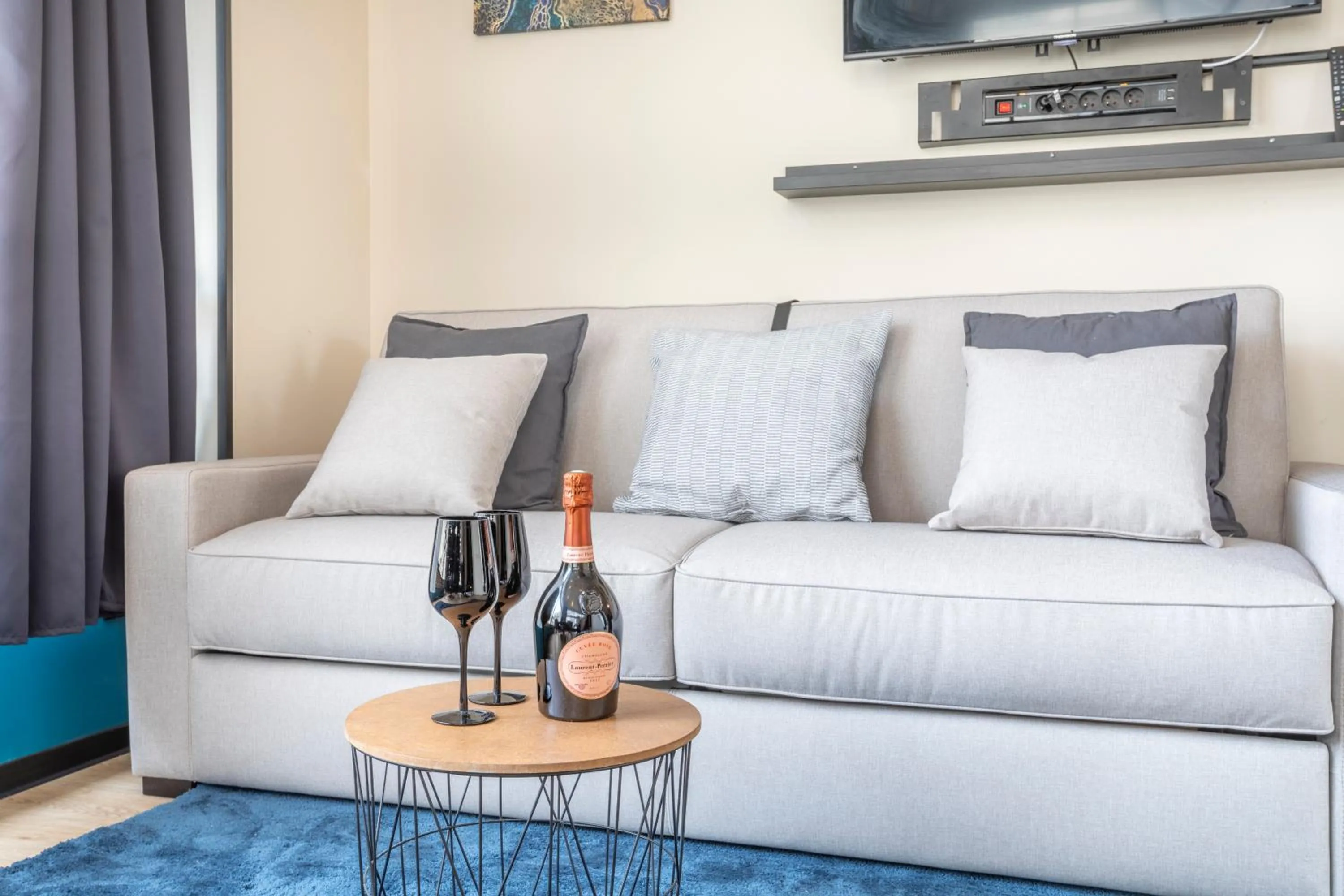 TV and multimedia in ADIRA Résid'Marseille Vieux-port 2 étoiles