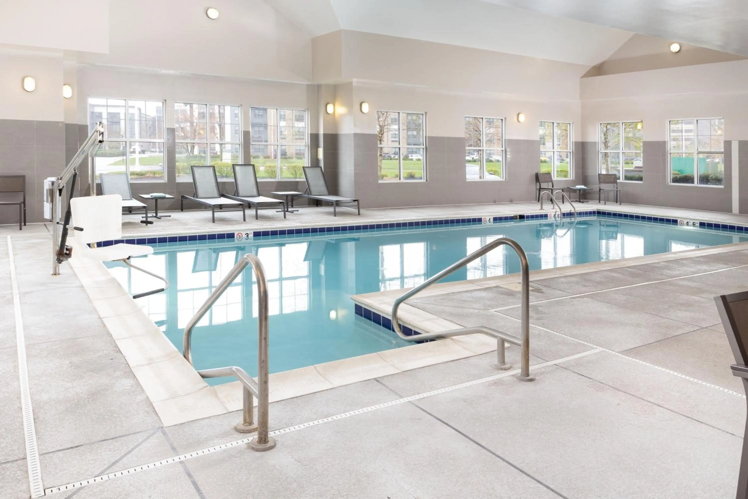 Swimming pool in Residence Inn by Marriott Columbus Polaris