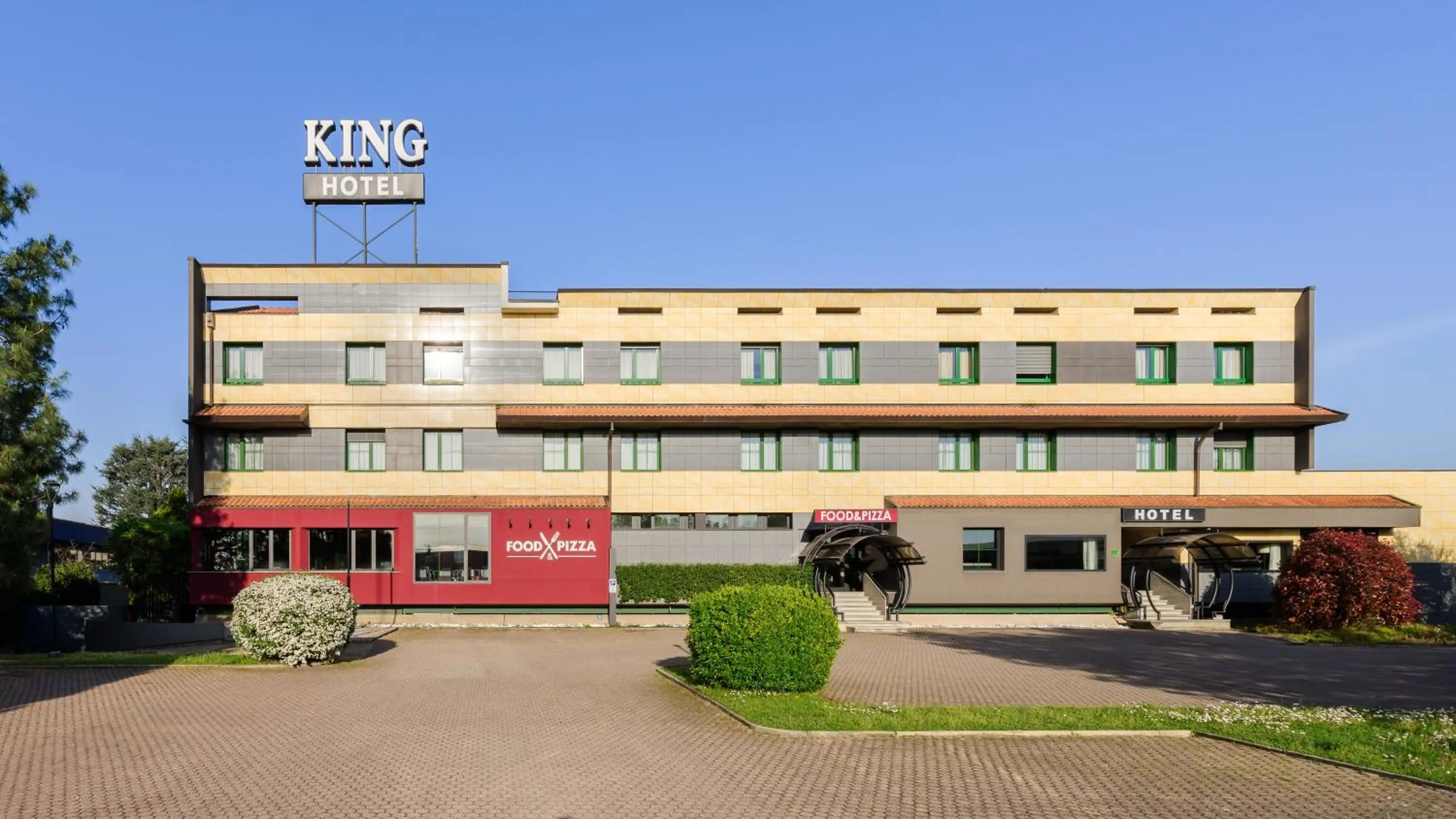 Property building in Smart Hotel King, by R Collection Hotels