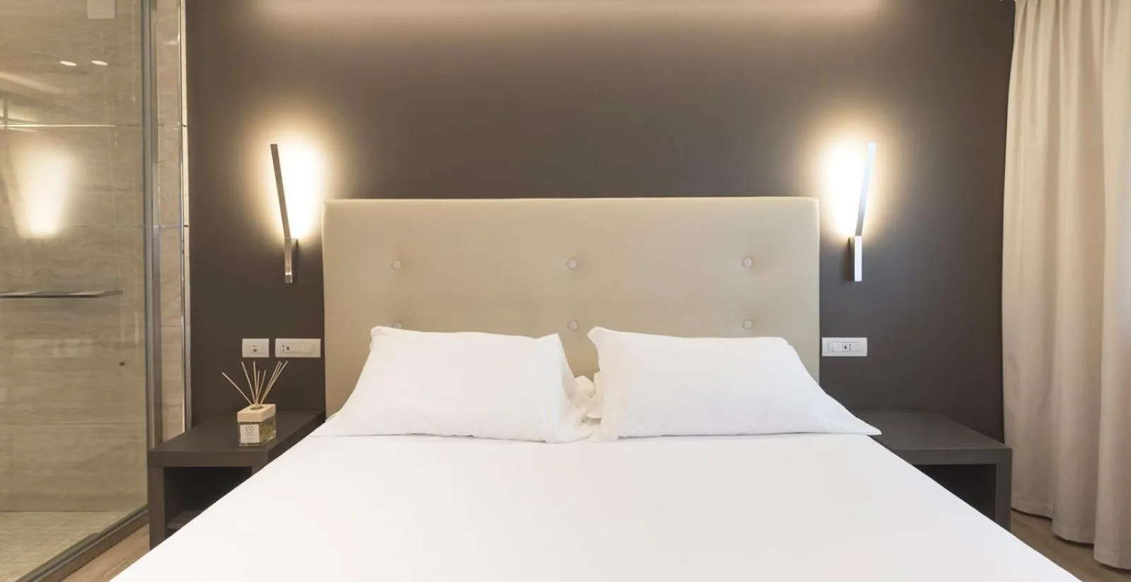 Bedroom, Bed in Smart Hotel King, by R Collection Hotels