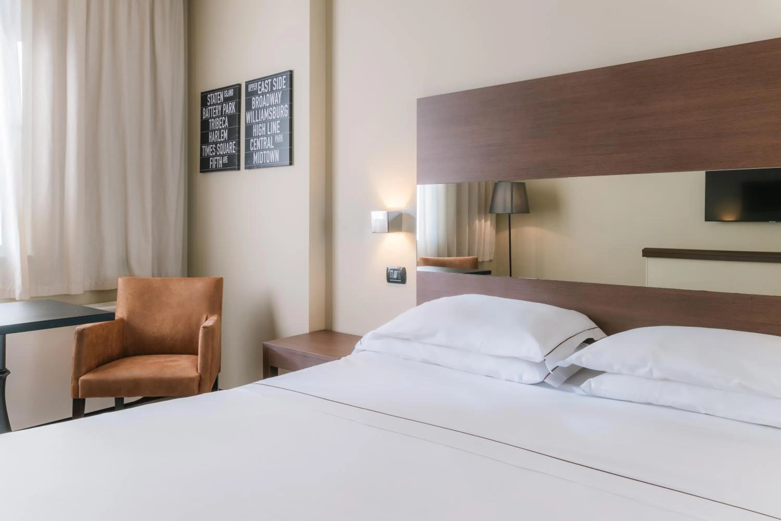 Bedroom, Bed in Smart Hotel King, by R Collection Hotels