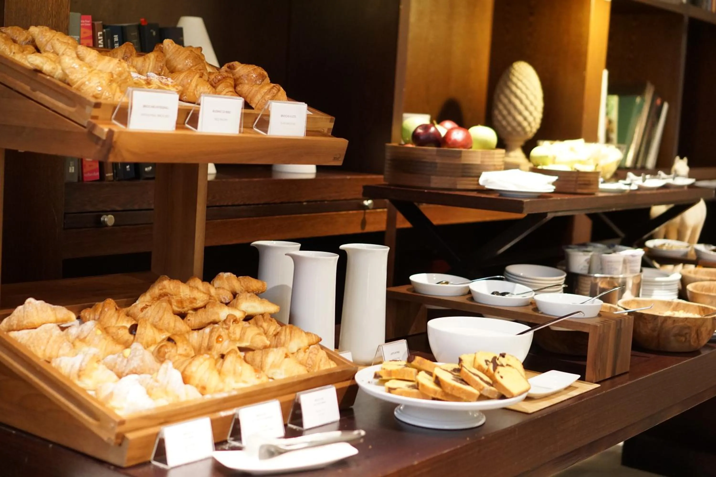 Buffet breakfast in Gallery Hotel Art - Lungarno Collection