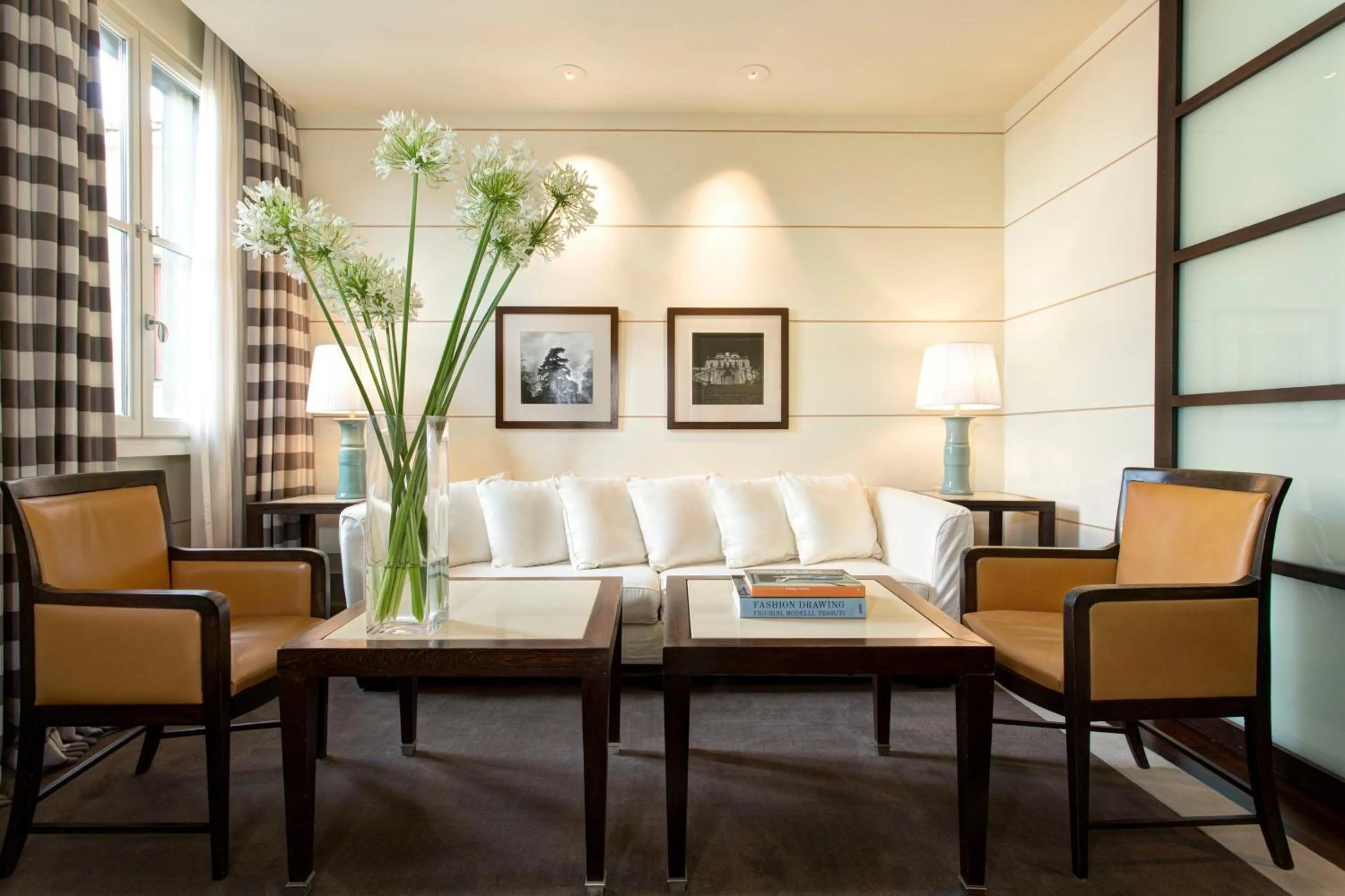 Living room in Gallery Hotel Art - Lungarno Collection