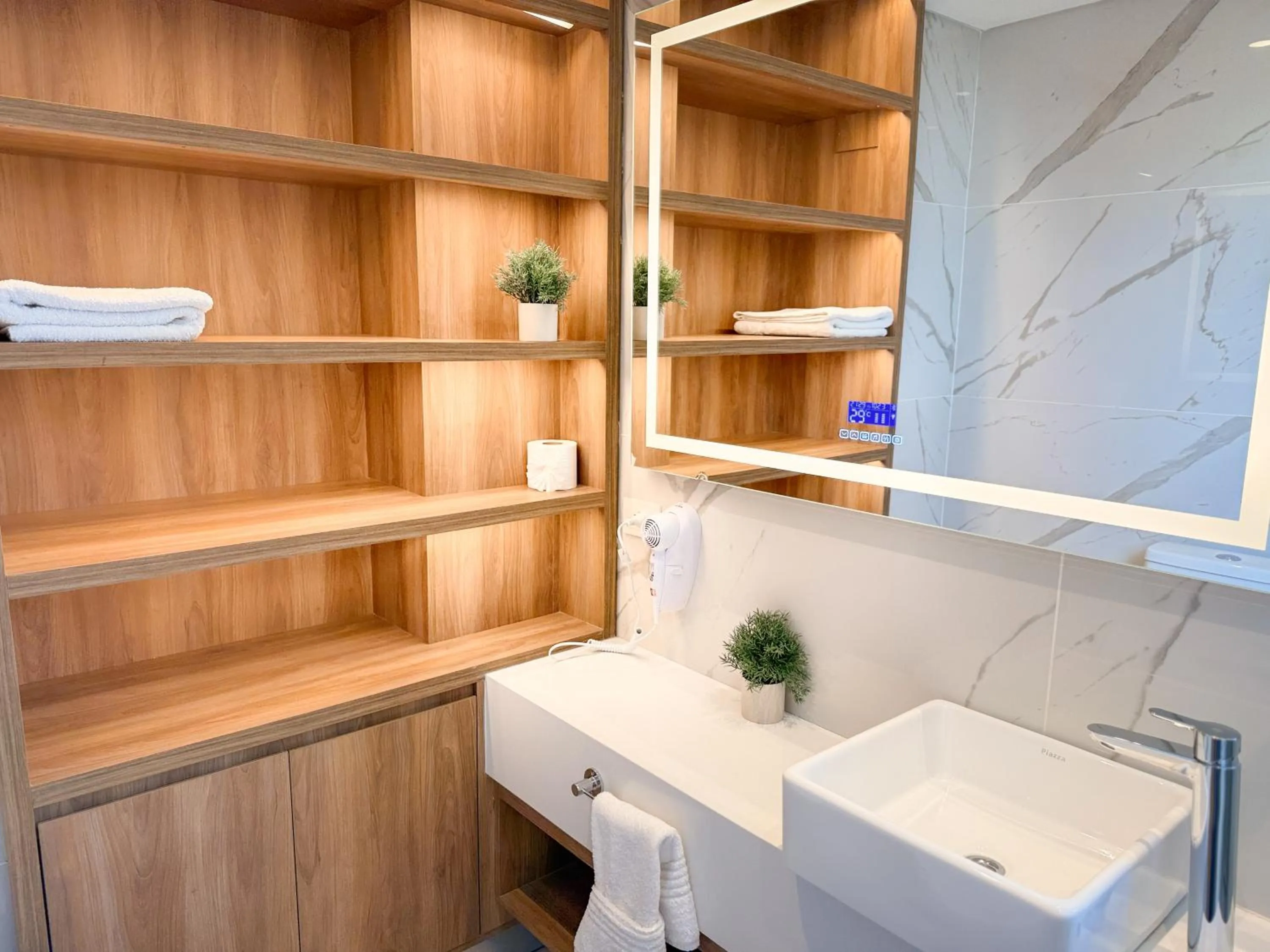 Shower in Live Soho Boutique Apartments Palermo Soho