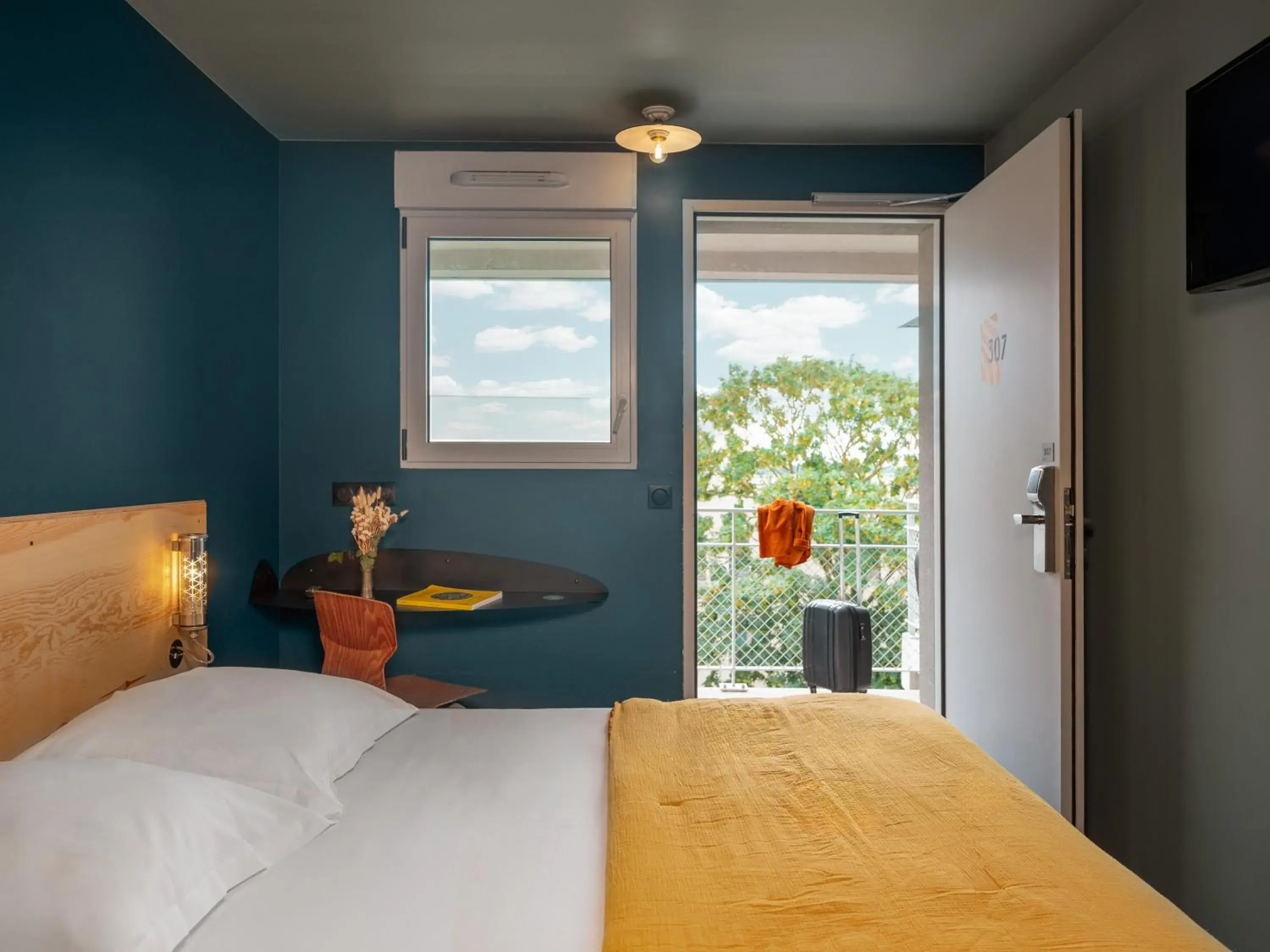 Double Room in Eklo Paris Roissy CDG Airport Double Room in Eklo Paris Roissy CDG Airport