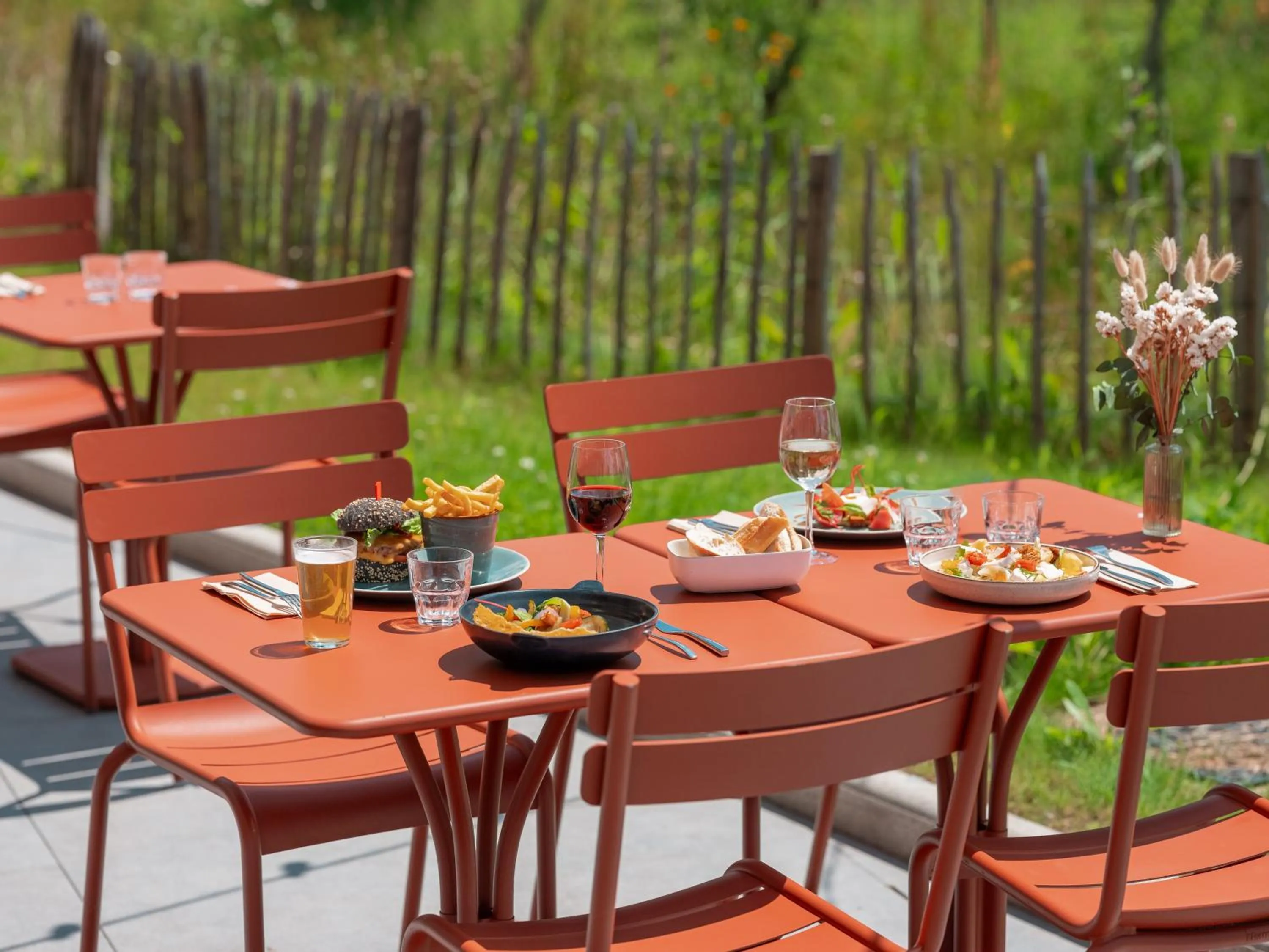 Patio in Eklo Hotels Paris Roissy CDG Airport