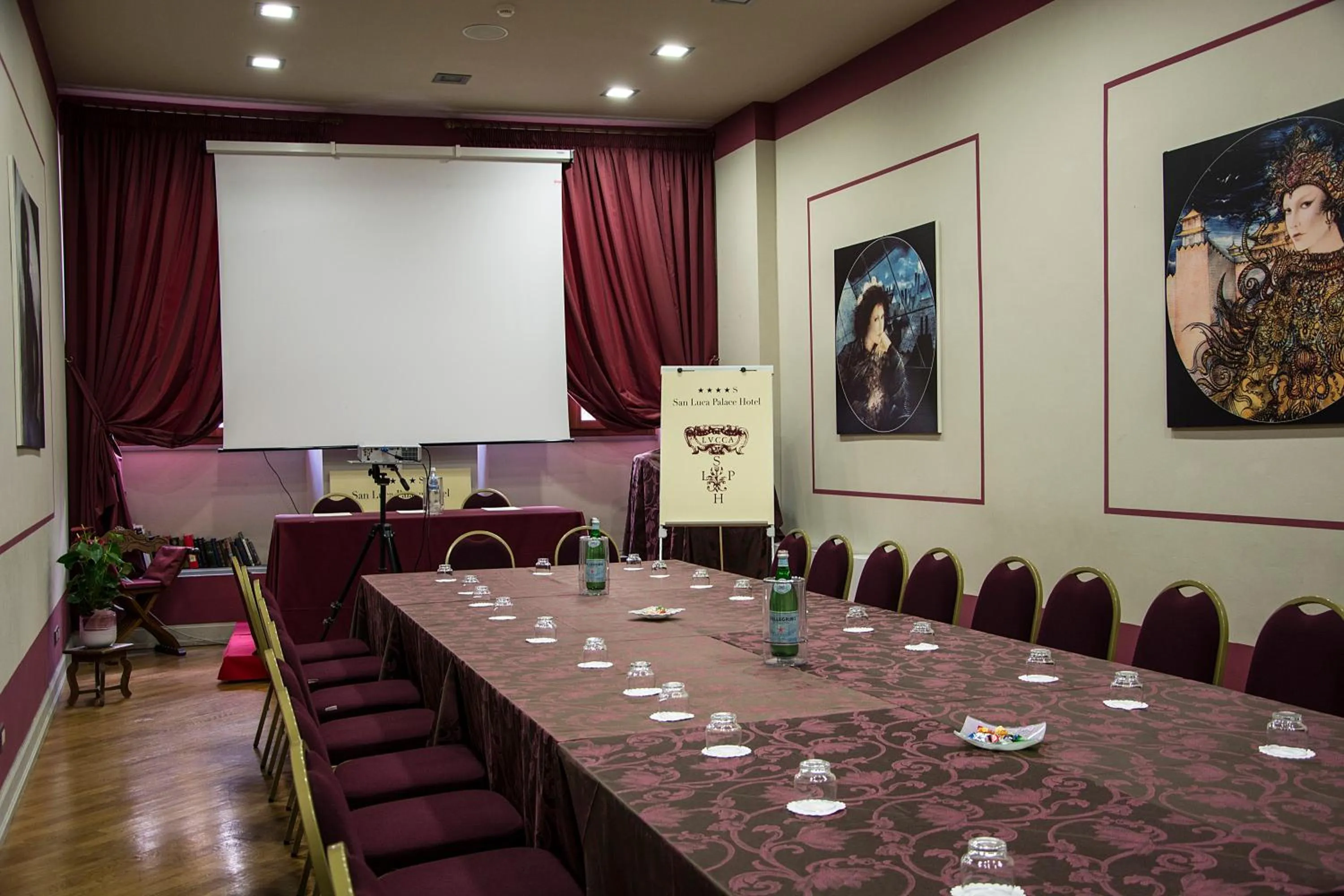 Business facilities in San Luca Palace