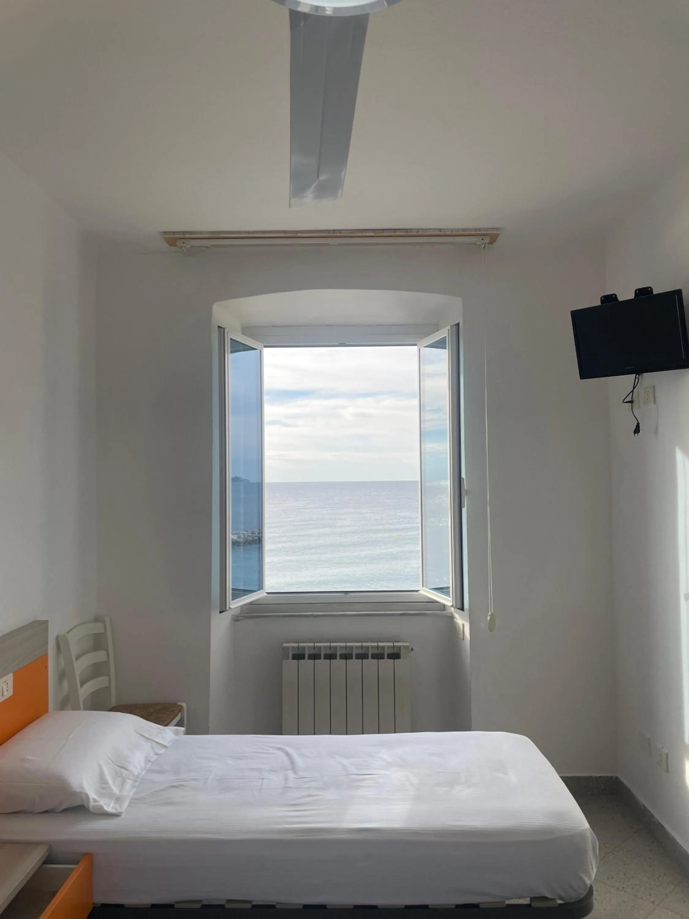 Sea view, Bed in Hotel San Pietro Chiavari