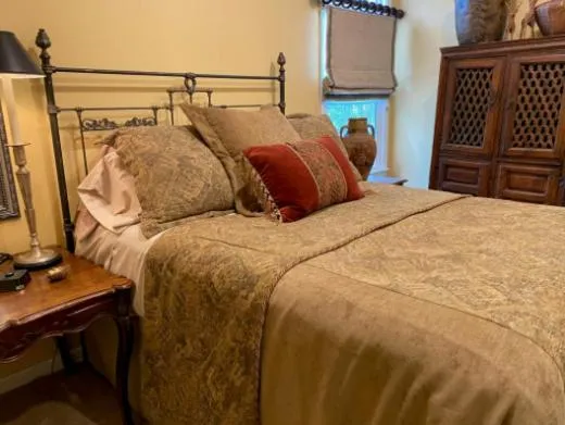 Bed in The Birdnest Inn