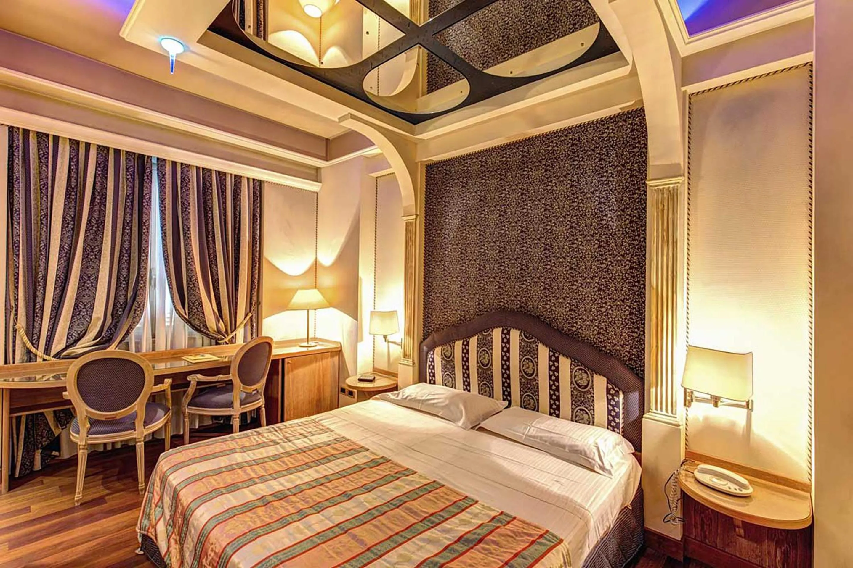 Photo of the whole room, Bed in Hotel Motel Miami