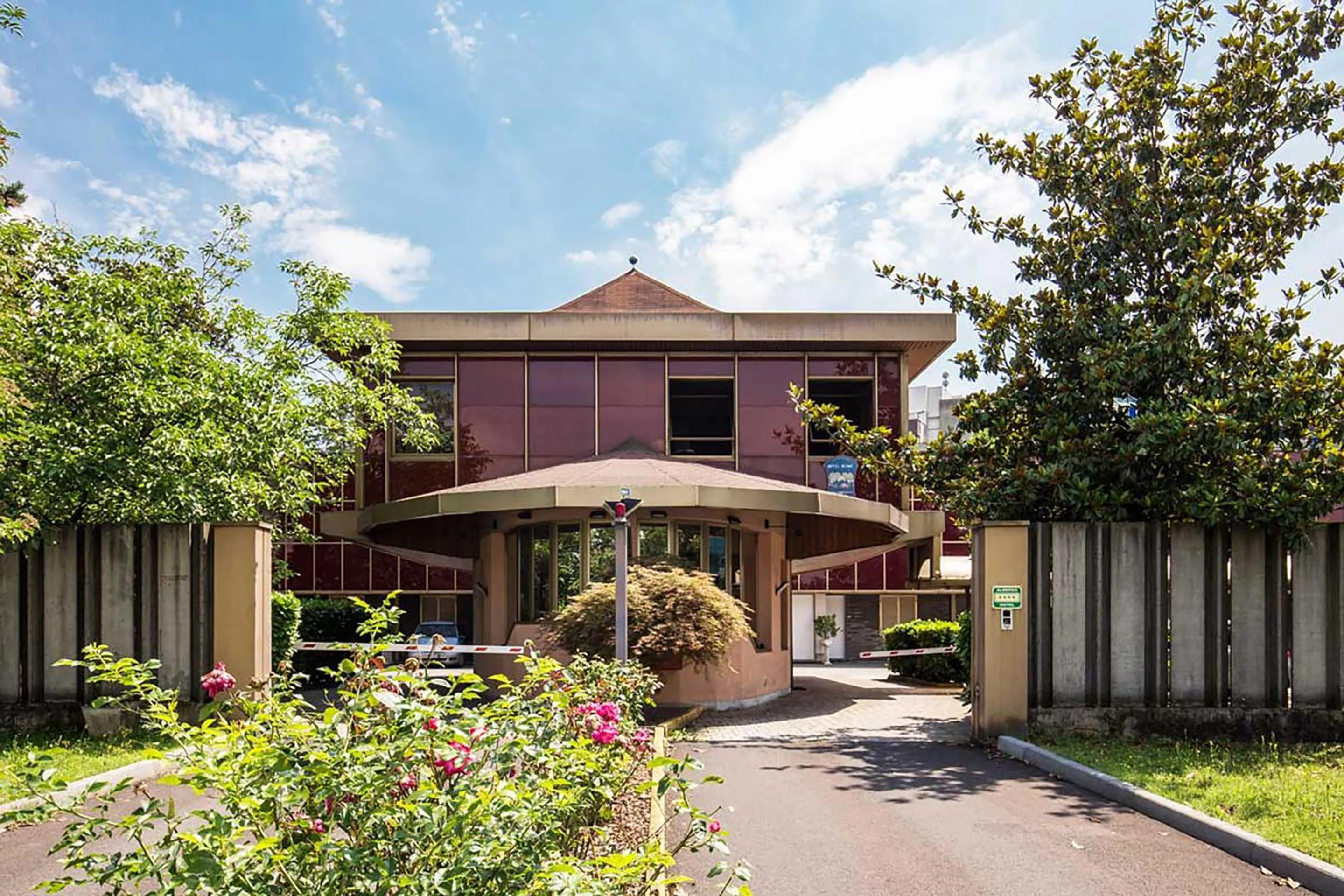 Property building in Hotel Motel Miami