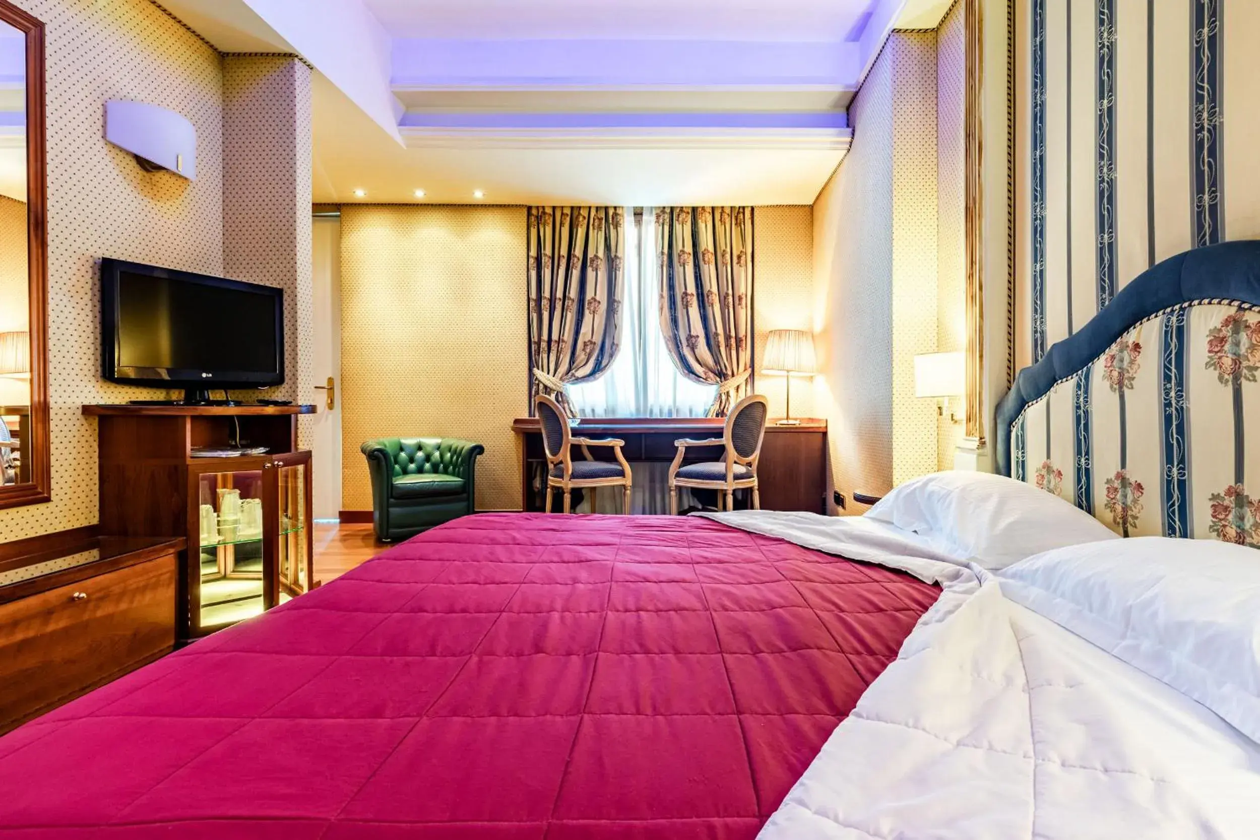 Standard Double Room in Hotel Motel Miami Standard Double Room in Hotel Motel Miami