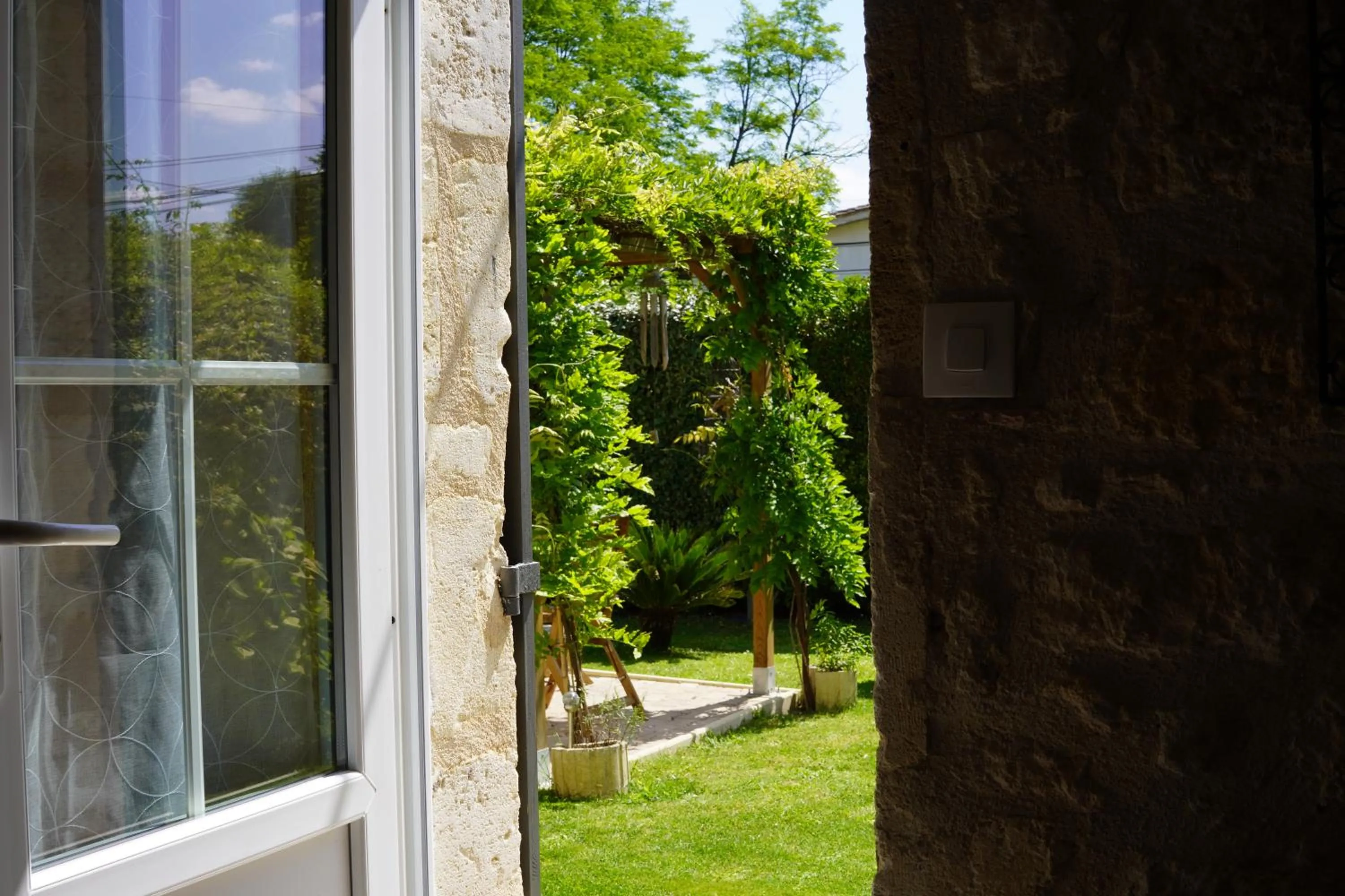 Garden view in La Girondine