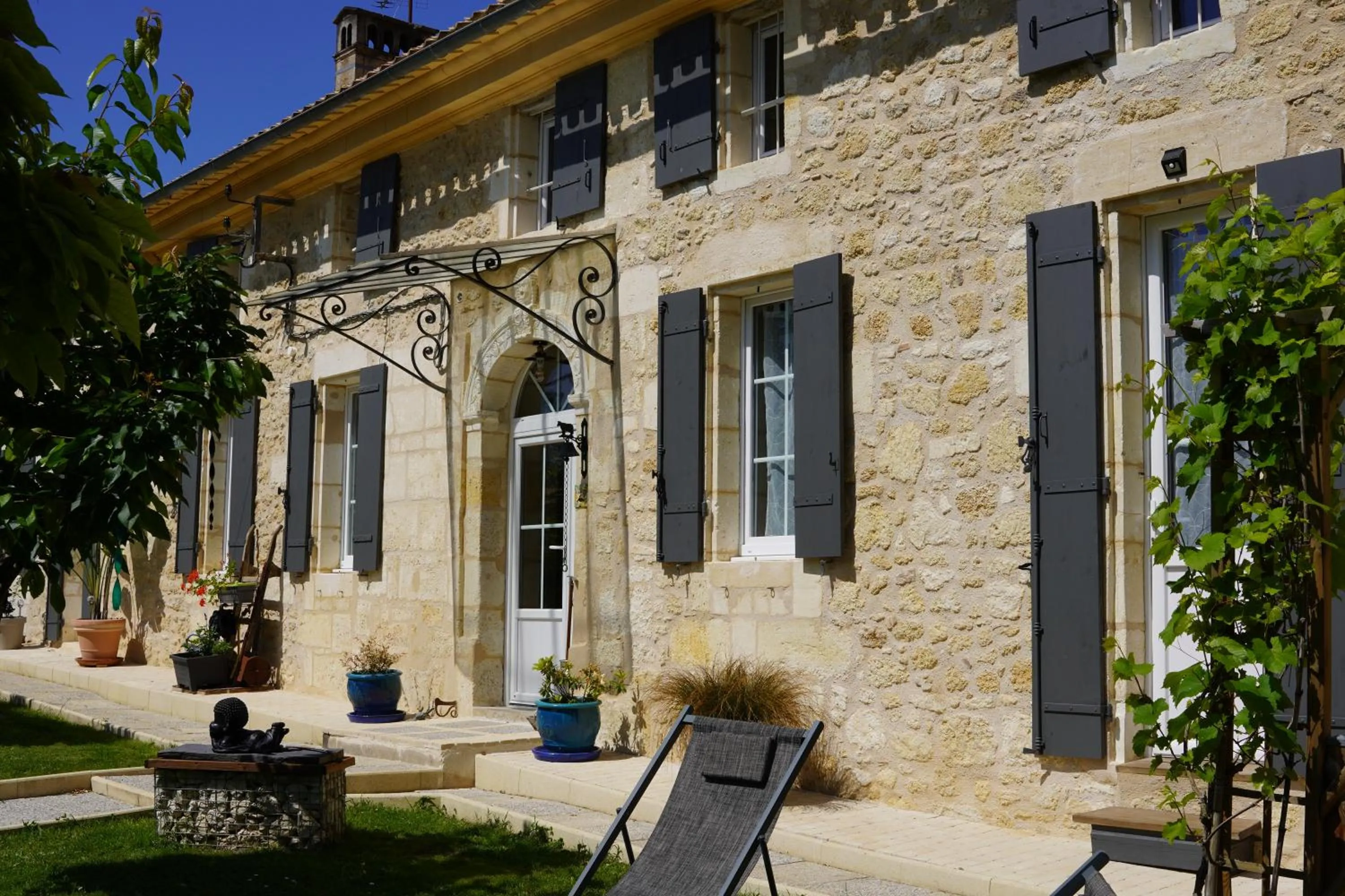 Property building in La Girondine