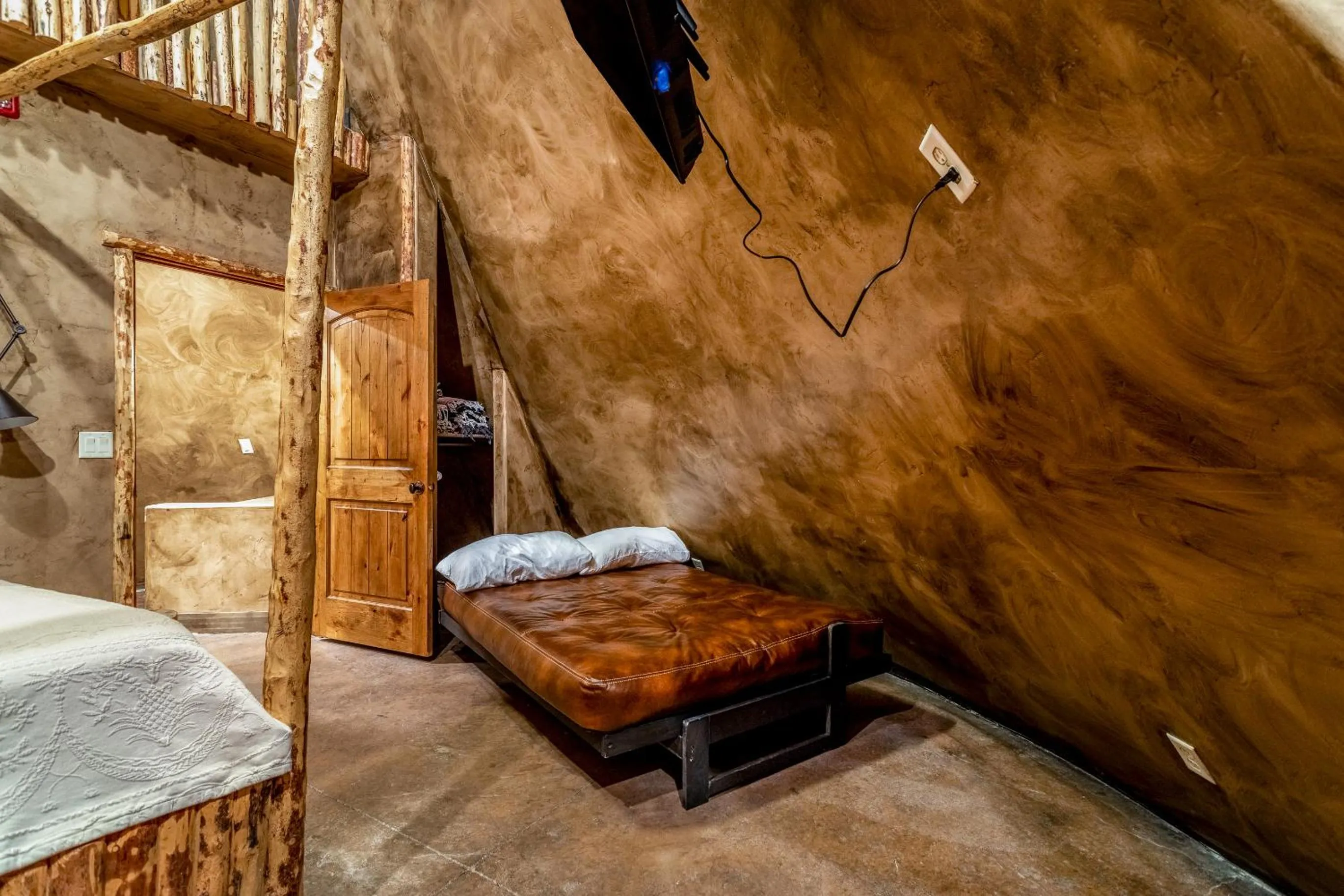 Bed in Zion White Bison Glamping & RV Resort