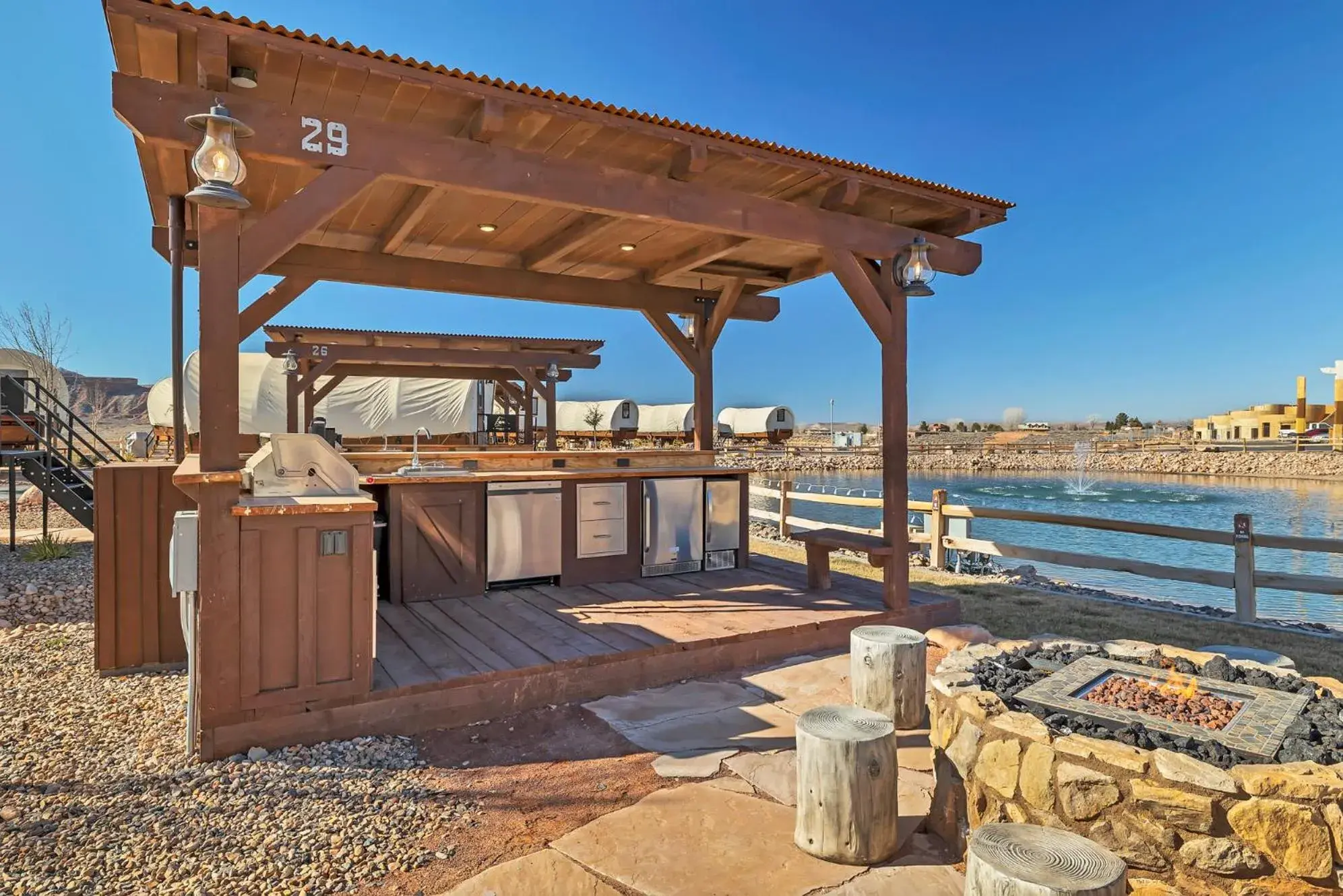 Superior Queen Room in Zion White Bison Glamping & RV Resort Superior Queen Room in Zion White Bison Glamping & RV Resort