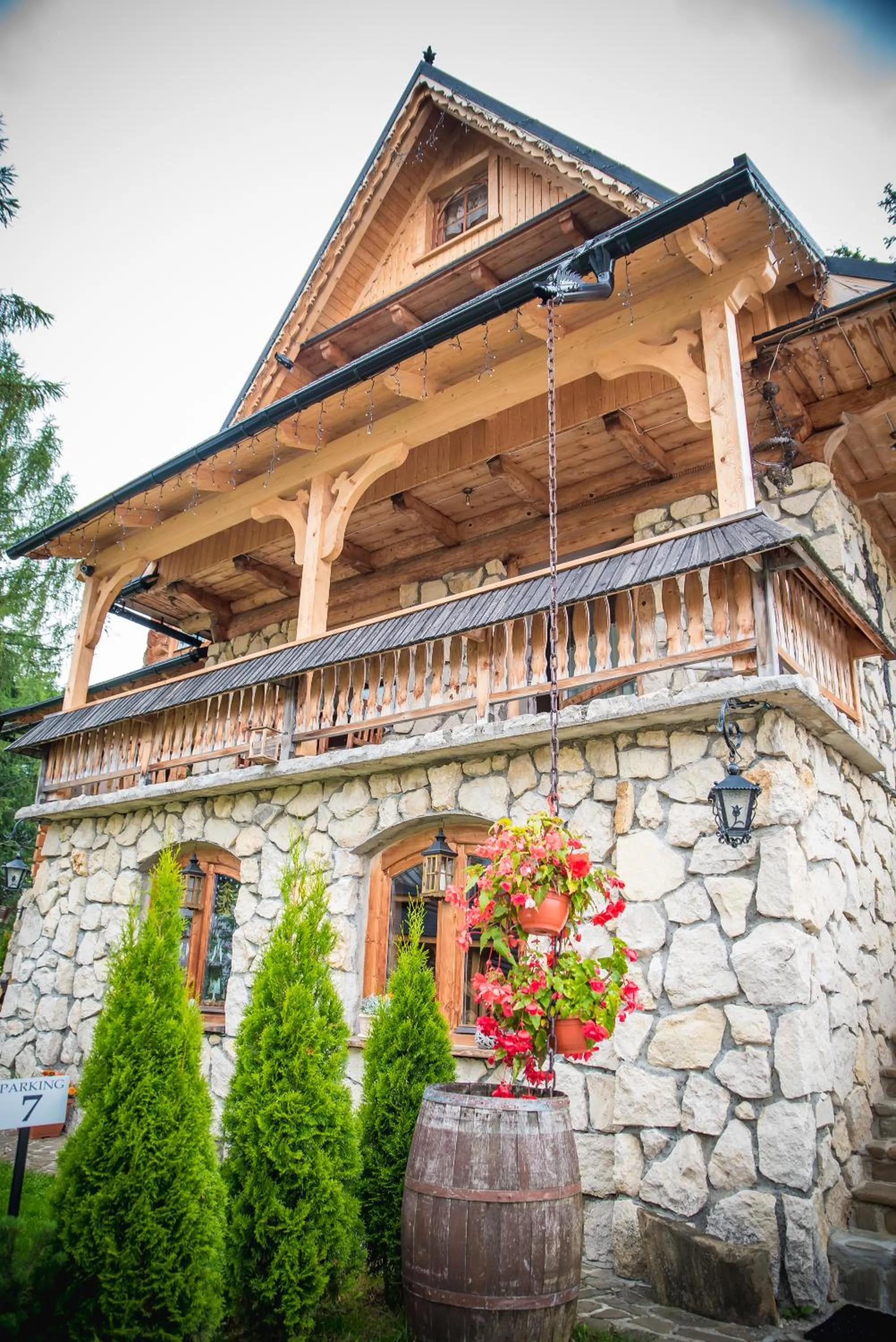 Facade/entrance in Rezydencja Sąsiadów Zakopanego