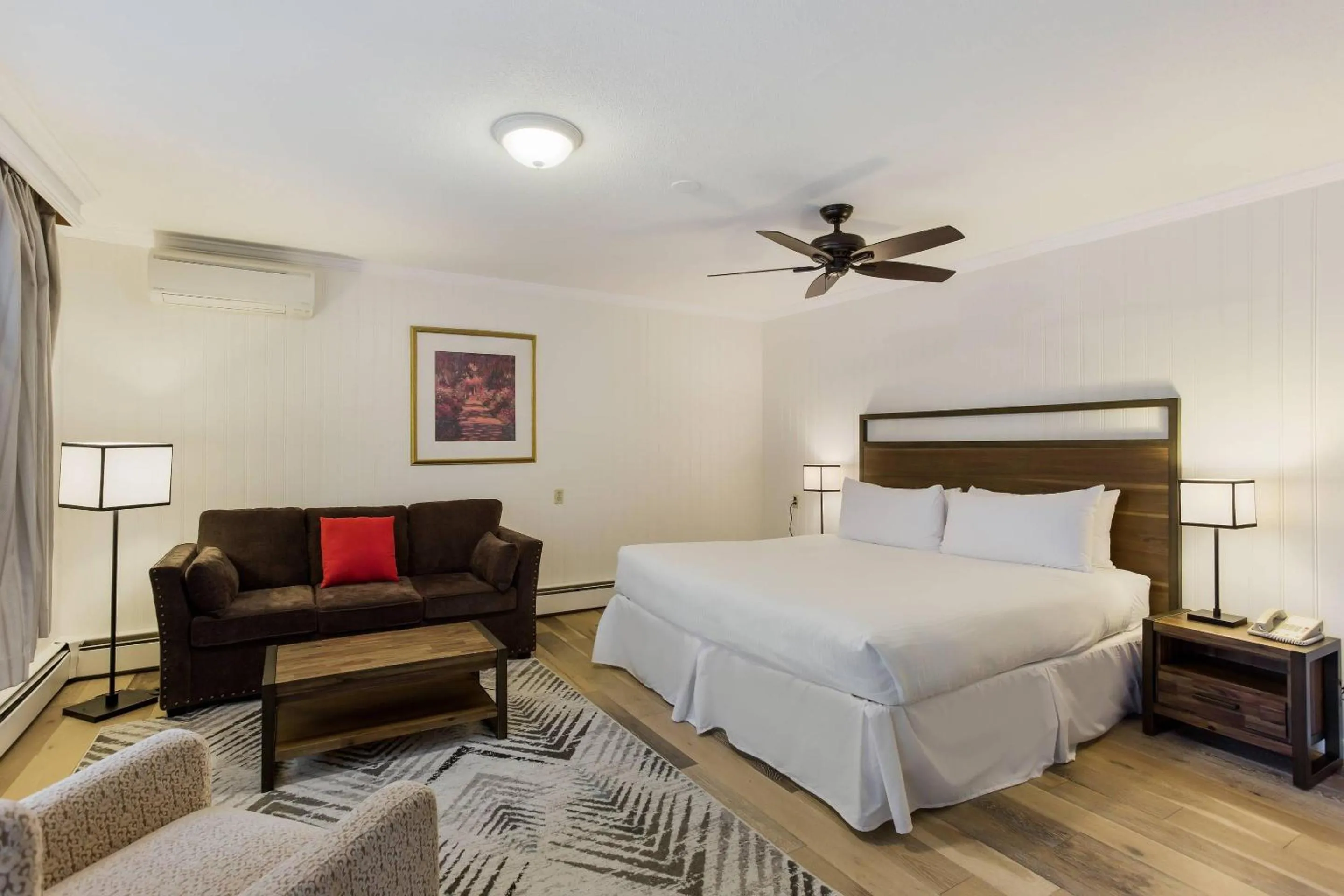 Bedroom, Bed in The Palmer House Resort, an Ascend Collection Hotel