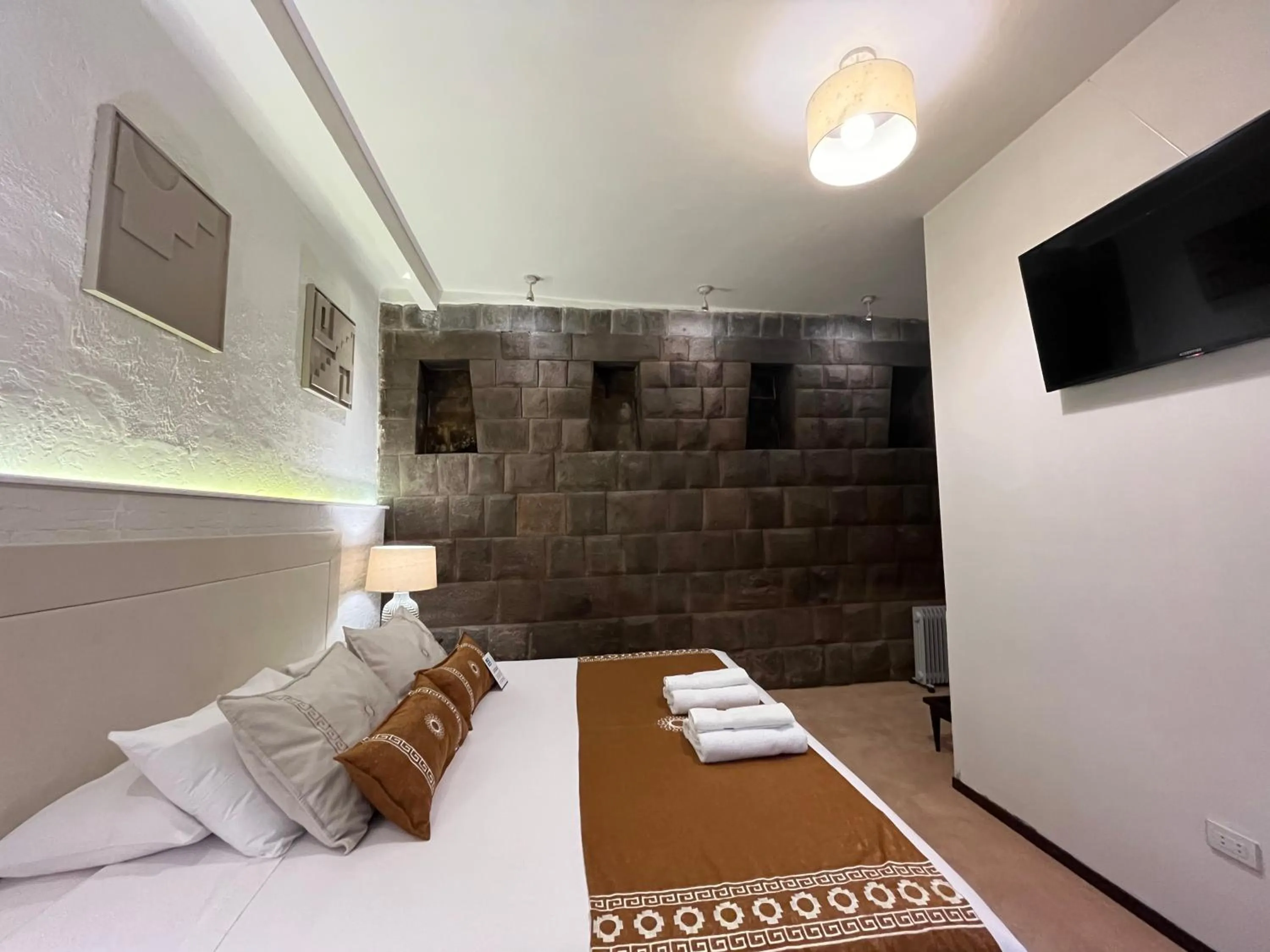 Bed in Katari at Plaza de Armas Cusco