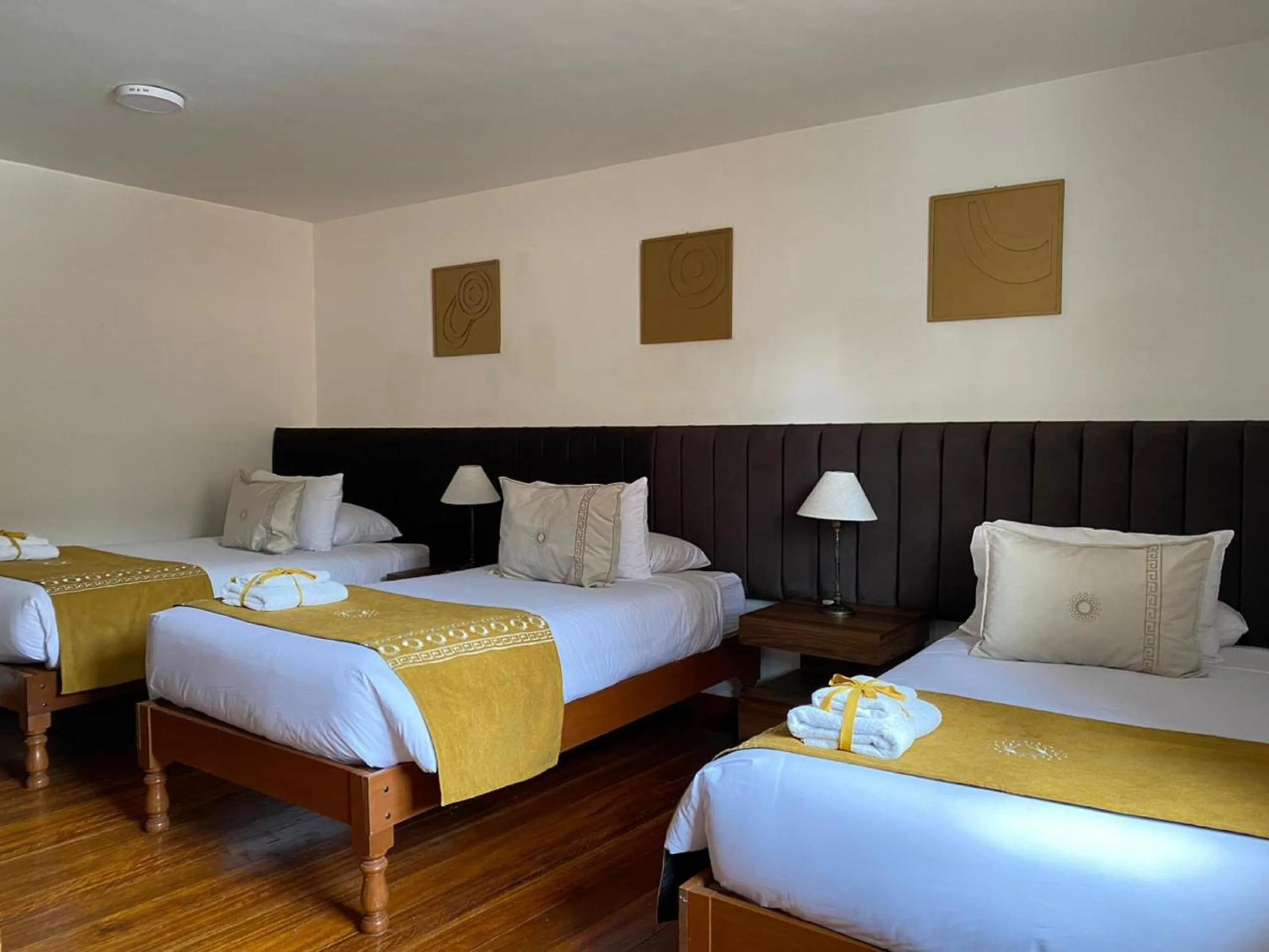 Photo of the whole room, Bed in Katari at Plaza de Armas Cusco