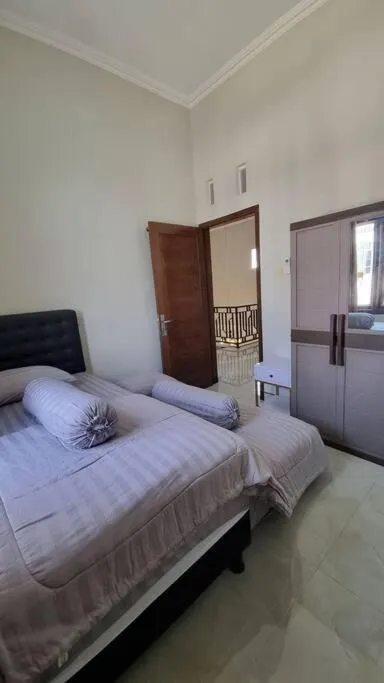 Bed in Oemah Wisata RinginSari -Full House, 5 Bed Rooms-