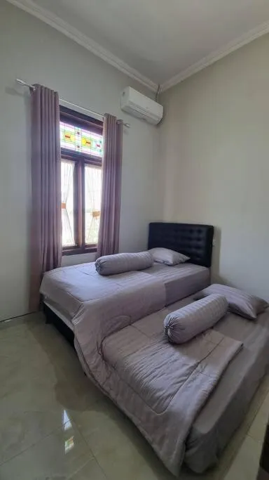 Bed in Oemah Wisata RinginSari -Full House, 5 Bed Rooms-
