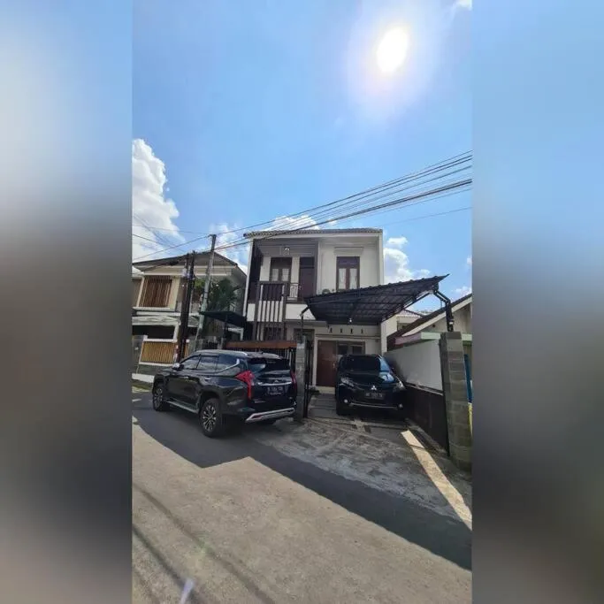 Property building in Oemah Wisata RinginSari -Full House, 5 Bed Rooms-