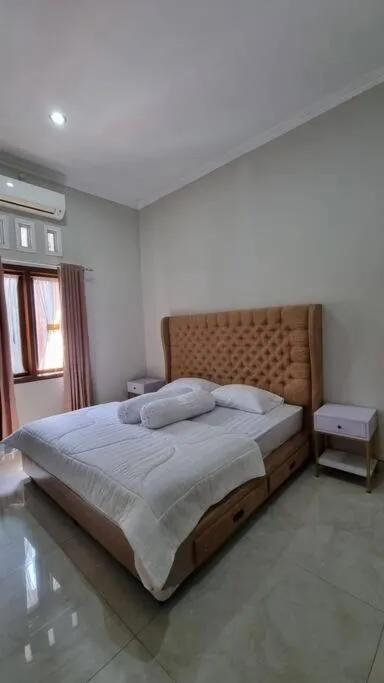Bed in Oemah Wisata RinginSari -Full House, 5 Bed Rooms-