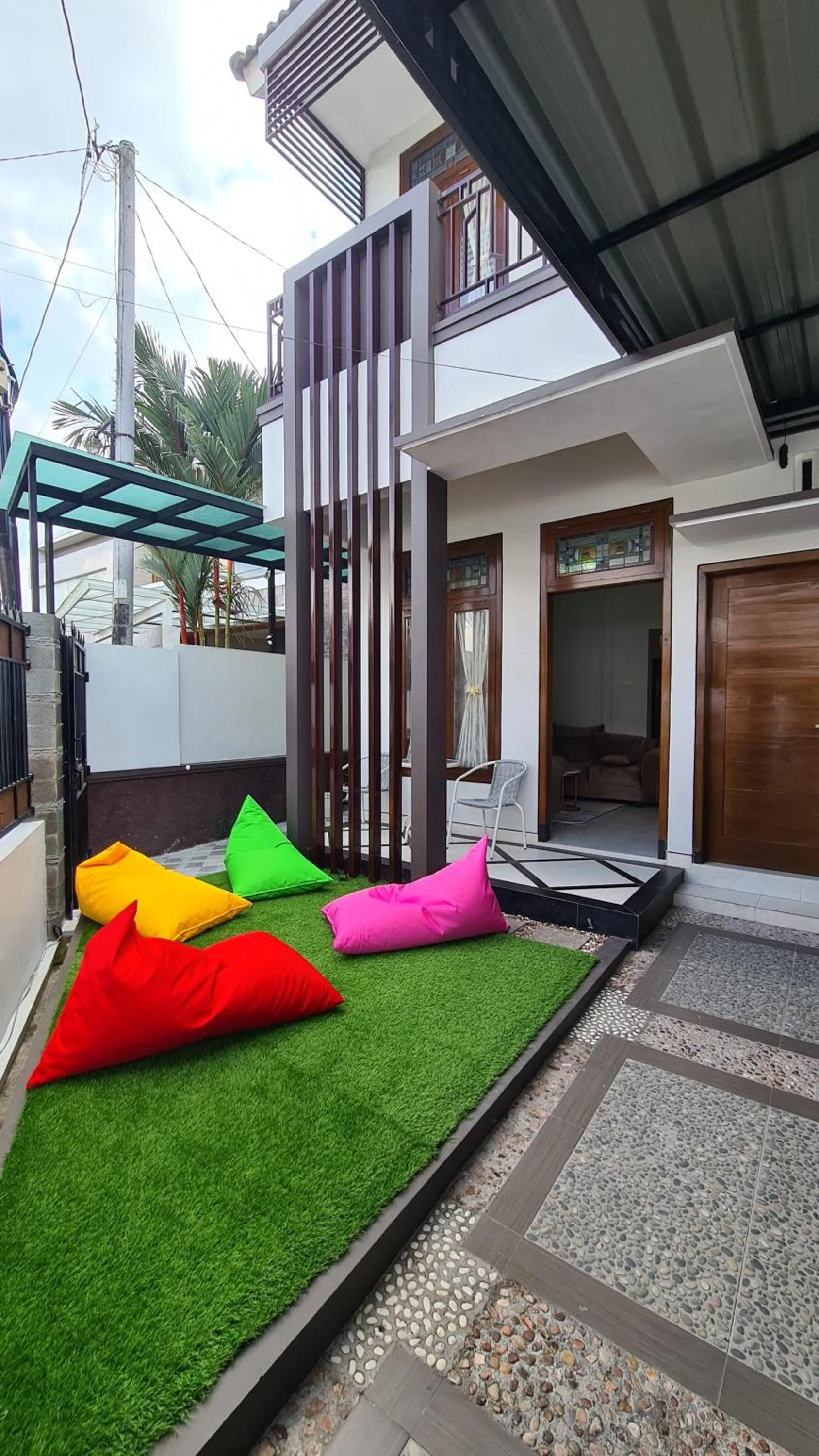 Balcony/Terrace in Oemah Wisata RinginSari -Full House, 5 Bed Rooms-